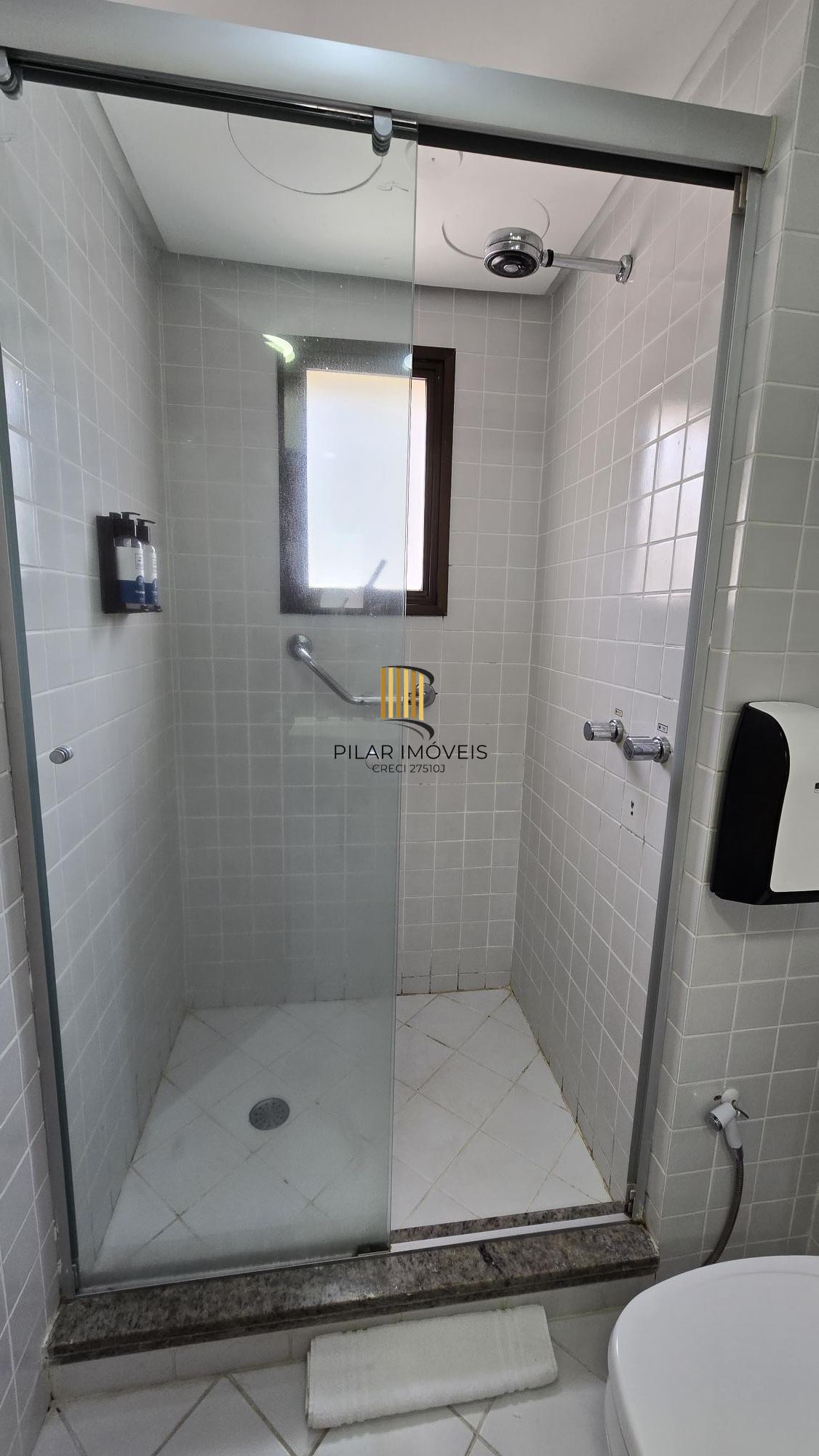 Flat em frente ao Parcão, na Comendador Caminha.