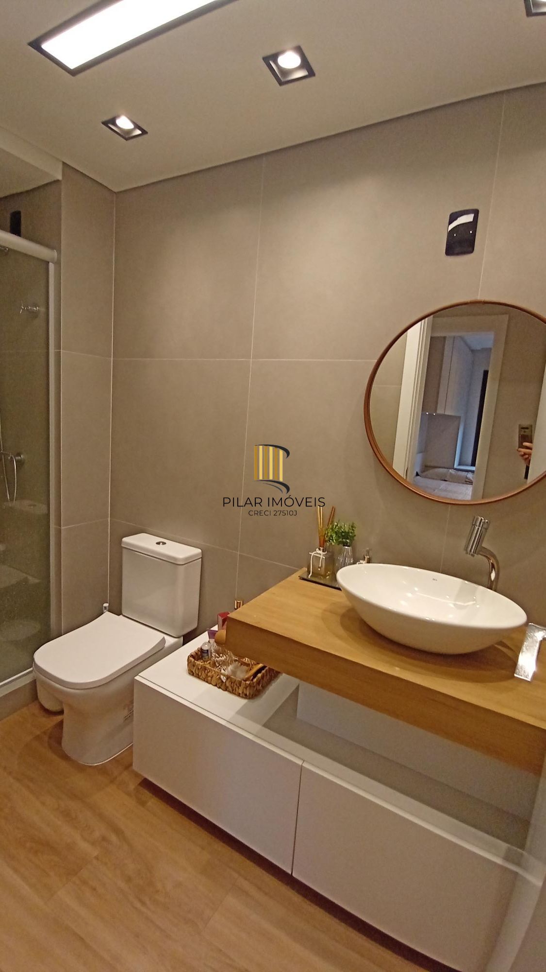 Apartamento com 3 dormitórios e 2 vagas, no bairro Ipanema