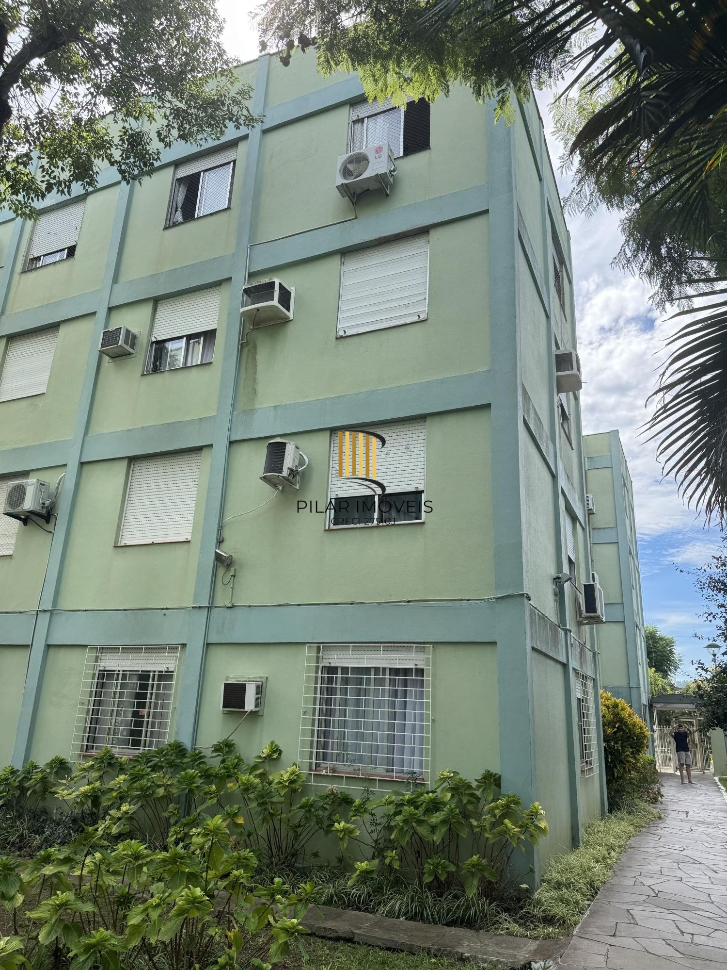 Apartamento 1 quarto, reformado, 35m² privativos - Bairro Camaquã