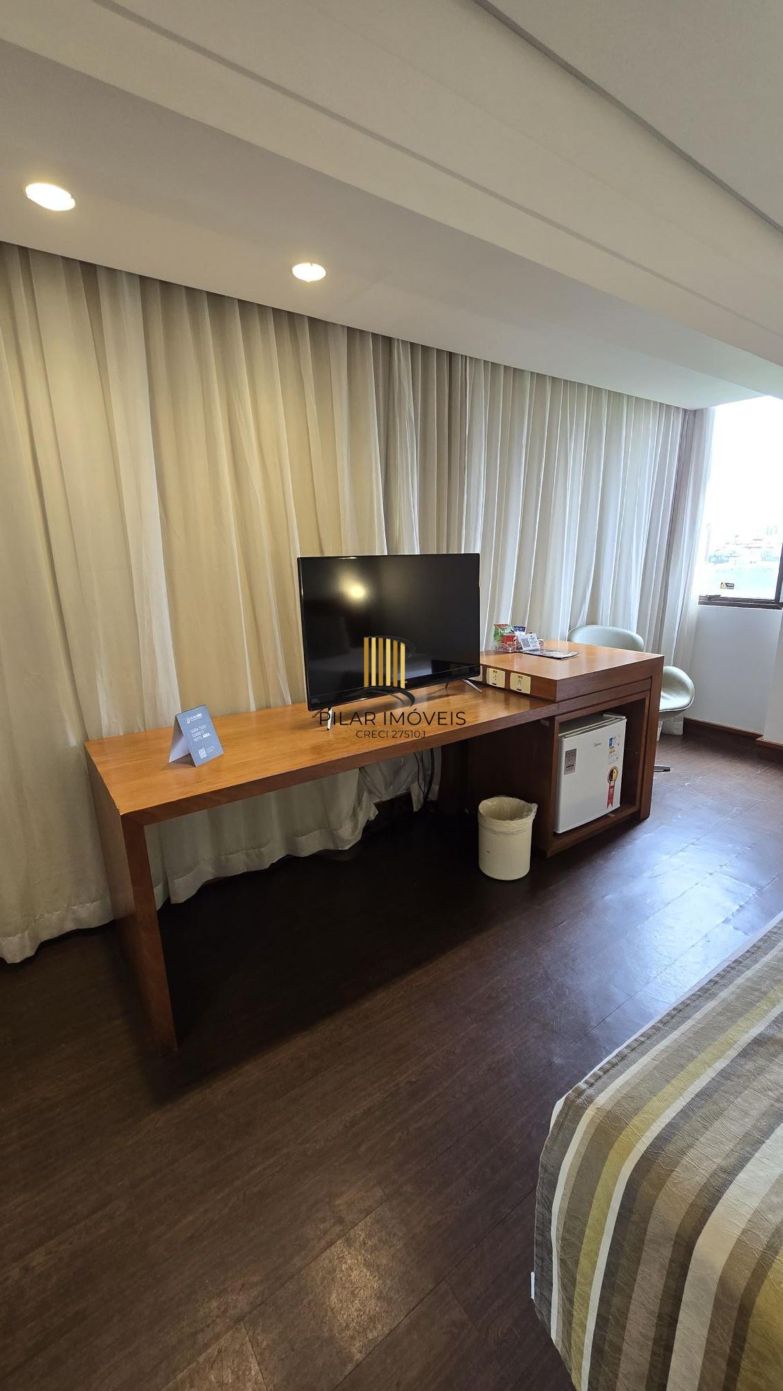 Flat na Comendador Caminha, em frente ao Parcão.