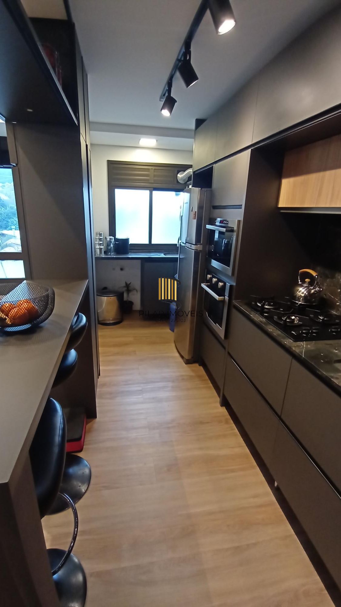 Apartamento com 3 dormitórios e 2 vagas, no bairro Ipanema