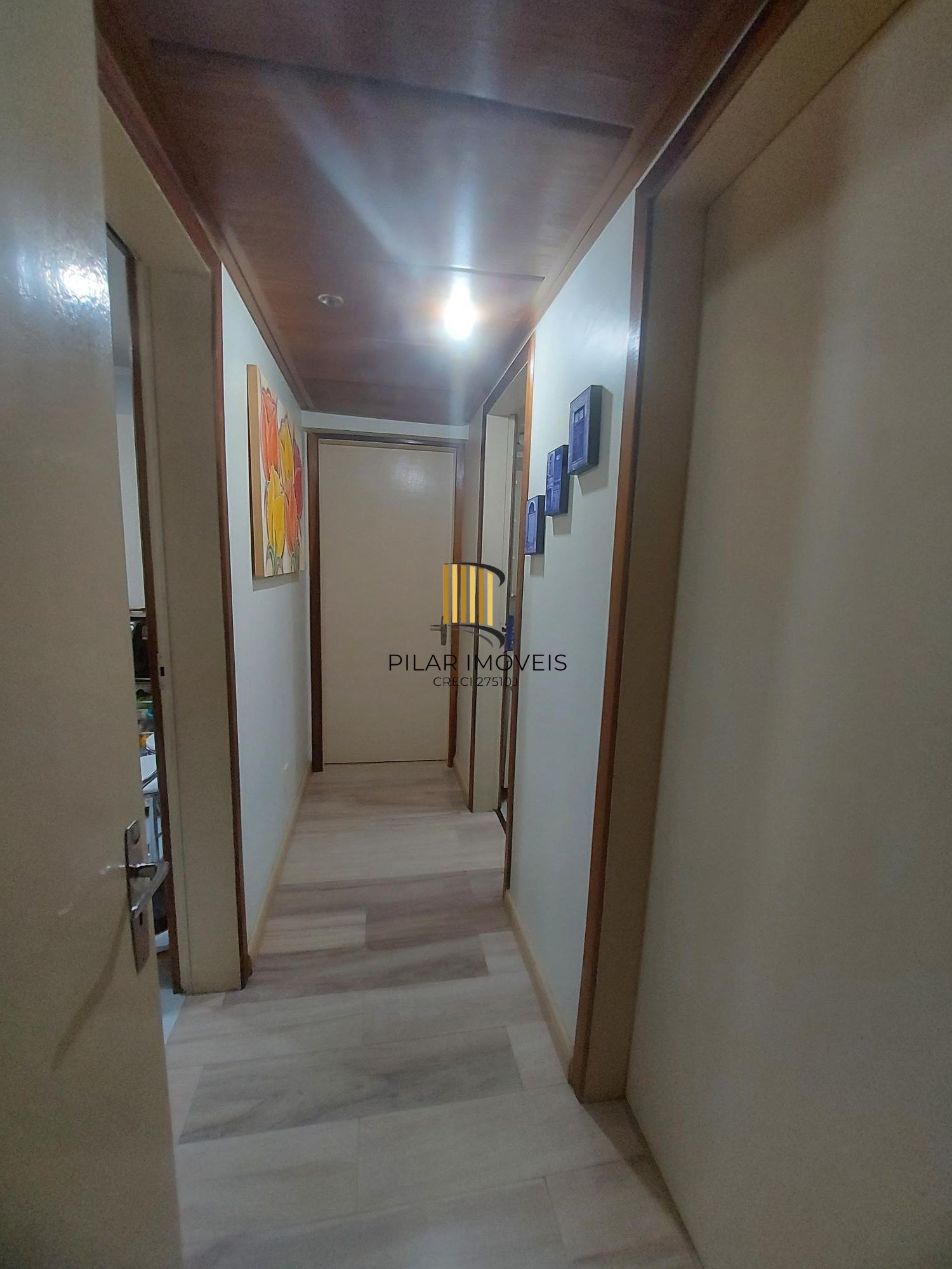Vende-se apartamento de 2 quartos, 2 vagas, 74m² e sacada e churrasqueira - Higienópolis