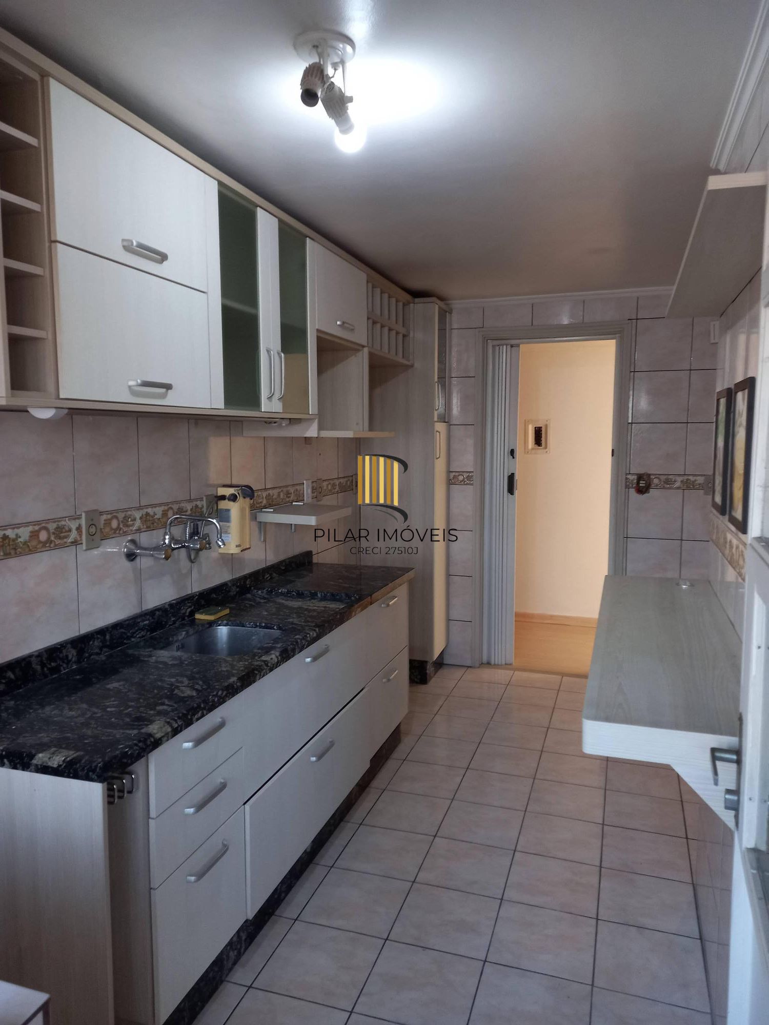 Vende-se amplo apartamento de 2 quartos, 1 vaga e 78m² - Santa Cecília