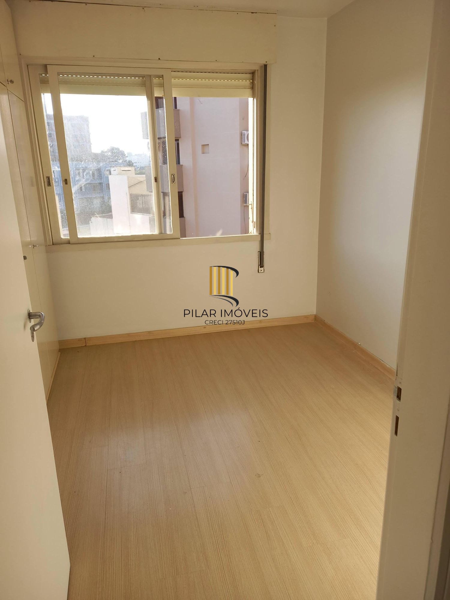 Vende-se amplo apartamento de 2 quartos, 1 vaga e 78m² - Santa Cecília