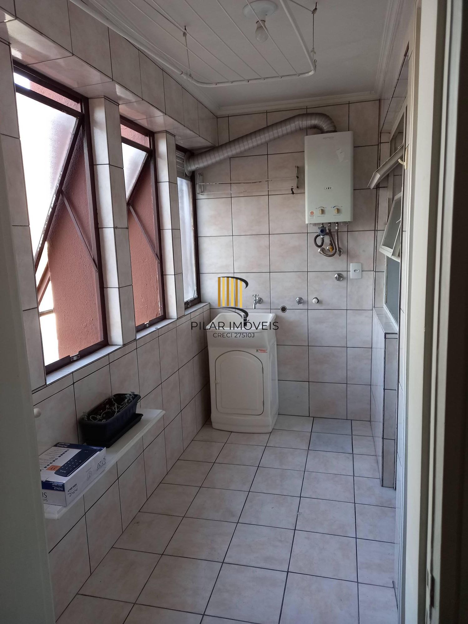 Vende-se amplo apartamento de 2 quartos, 1 vaga e 78m² - Santa Cecília