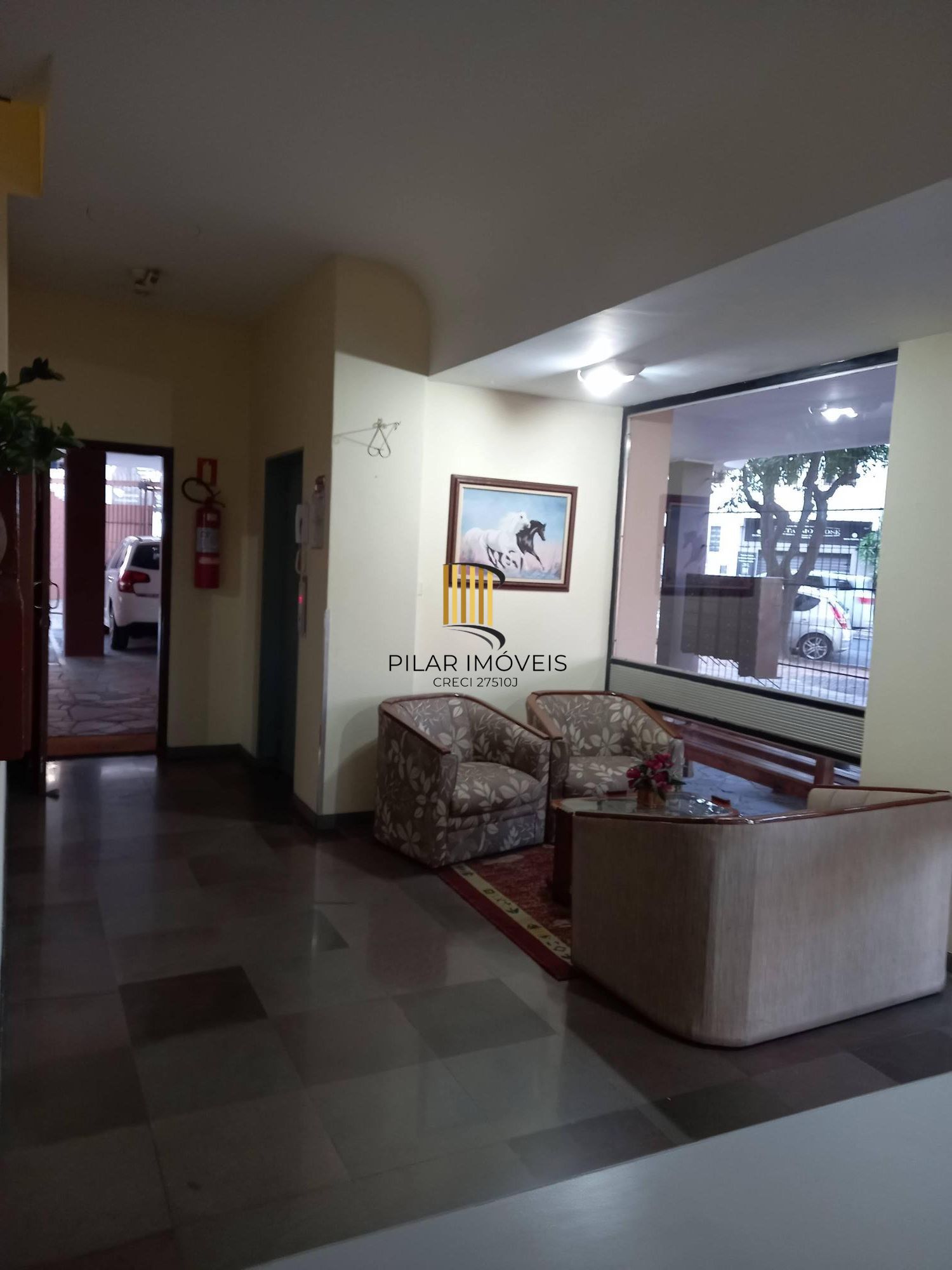 Vende-se amplo apartamento de 2 quartos, 1 vaga e 78m² - Santa Cecília
