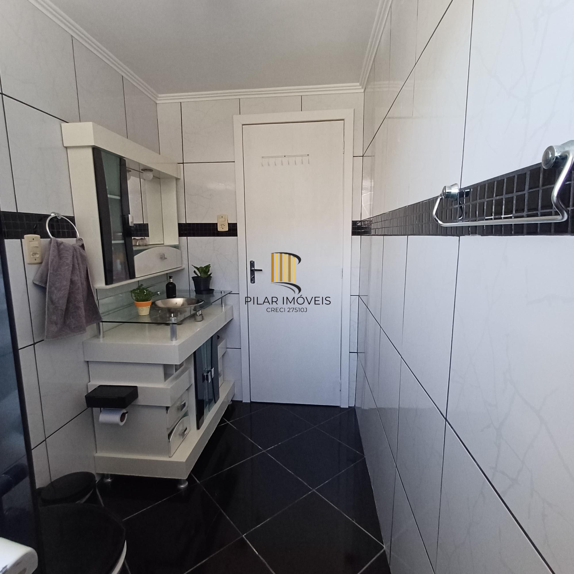 Vende-se apartamento com 2 quartos e 81 m² - Teresópolis
