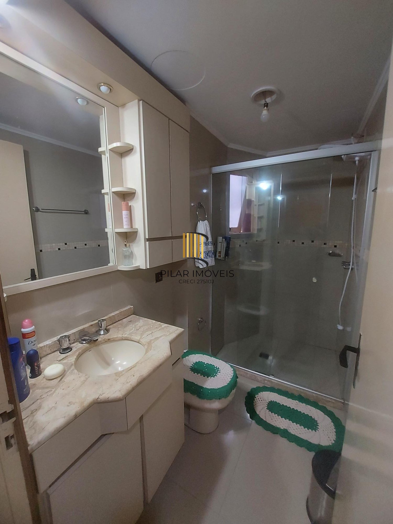 Vende-se apartamento de 2 quartos, 2 vagas, 74m² e sacada e churrasqueira - Higienópolis