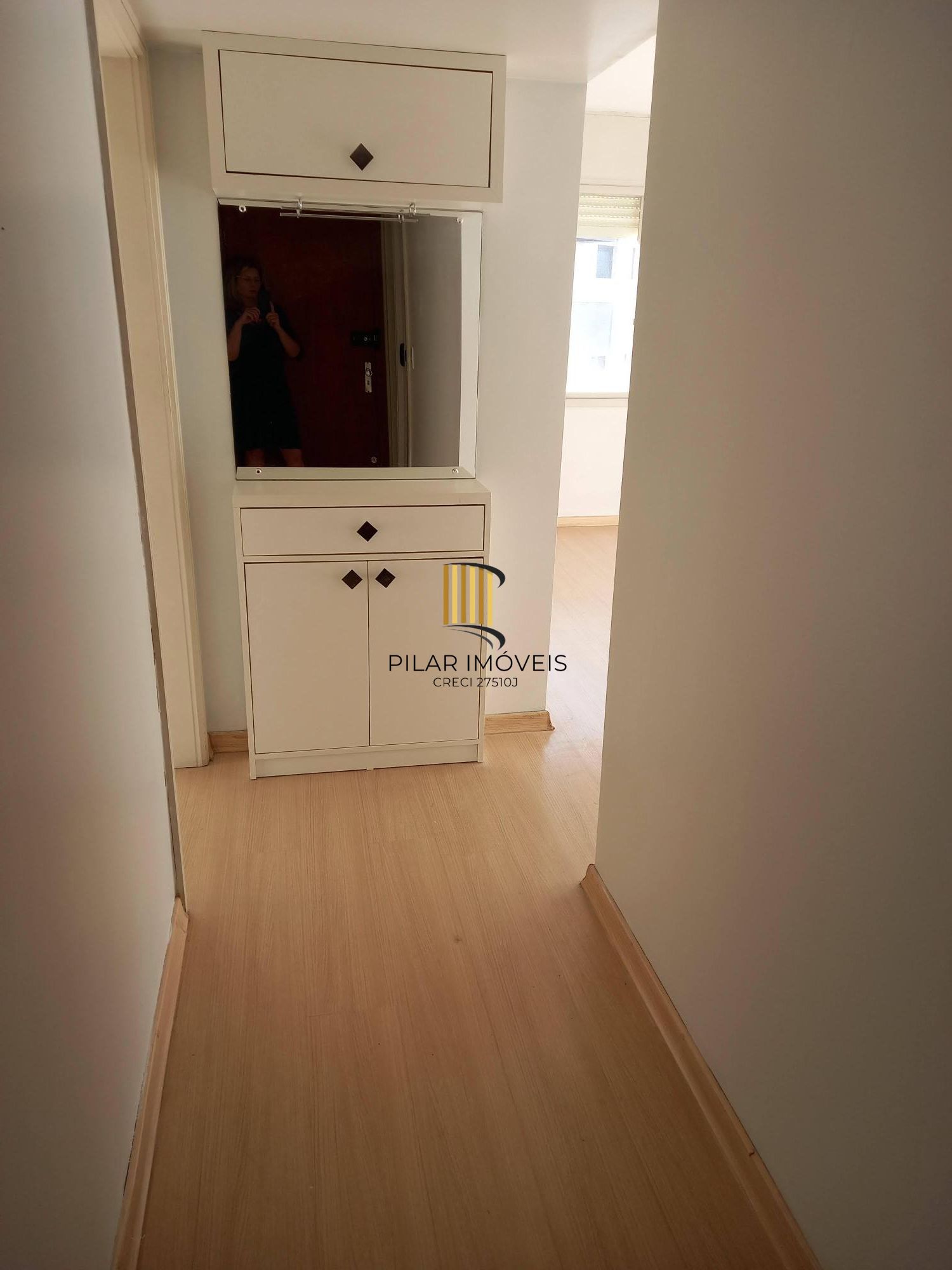 Vende-se amplo apartamento de 2 quartos, 1 vaga e 78m² - Santa Cecília