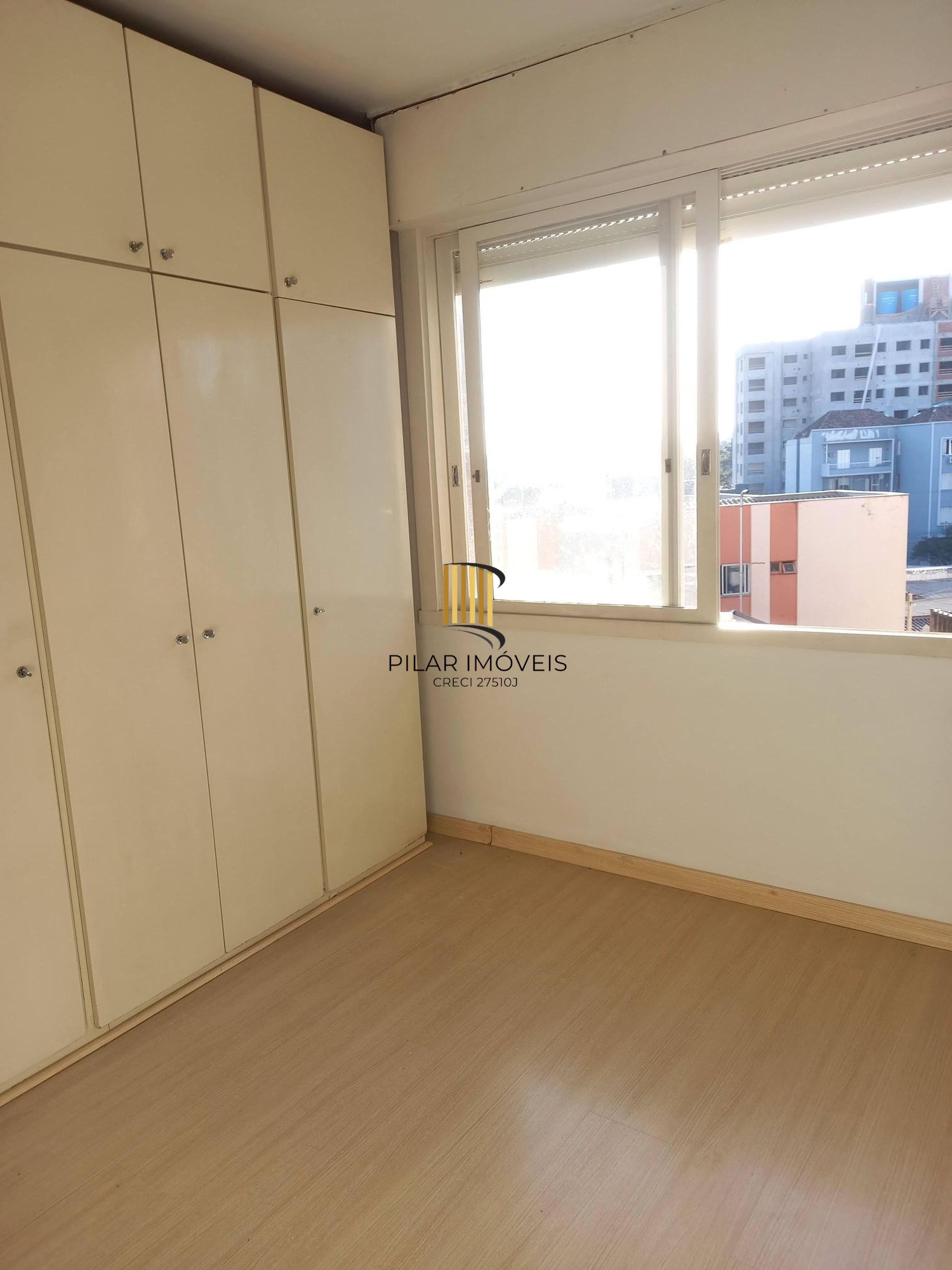 Vende-se amplo apartamento de 2 quartos, 1 vaga e 78m² - Santa Cecília