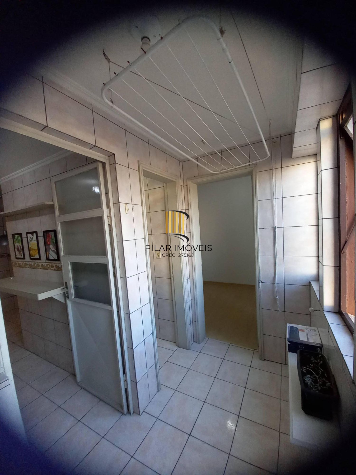 Vende-se amplo apartamento de 2 quartos, 1 vaga e 78m² - Santa Cecília