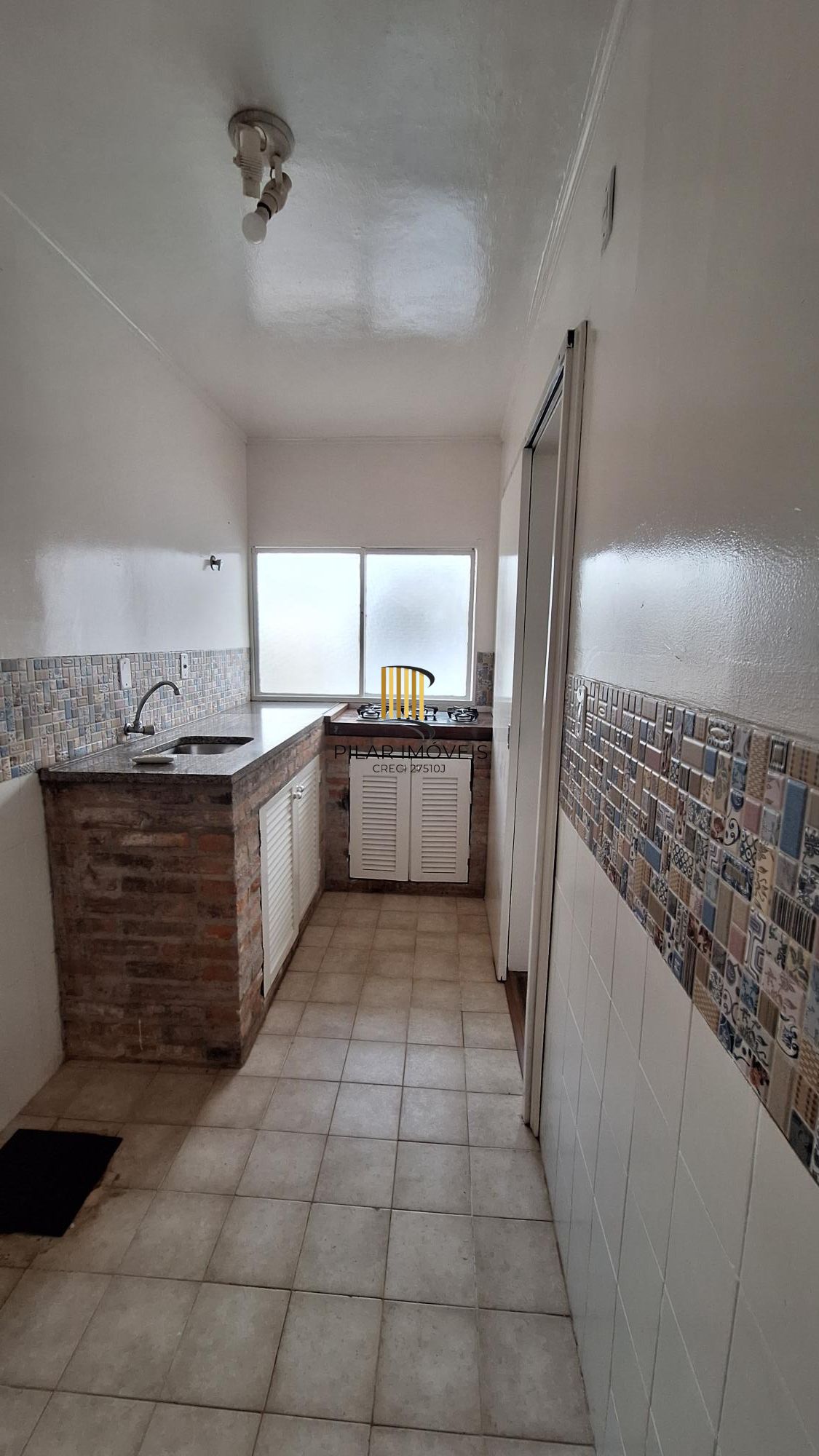 Apto de 1 dormitório com pátio e churrasqueira no bairro Teresópolis