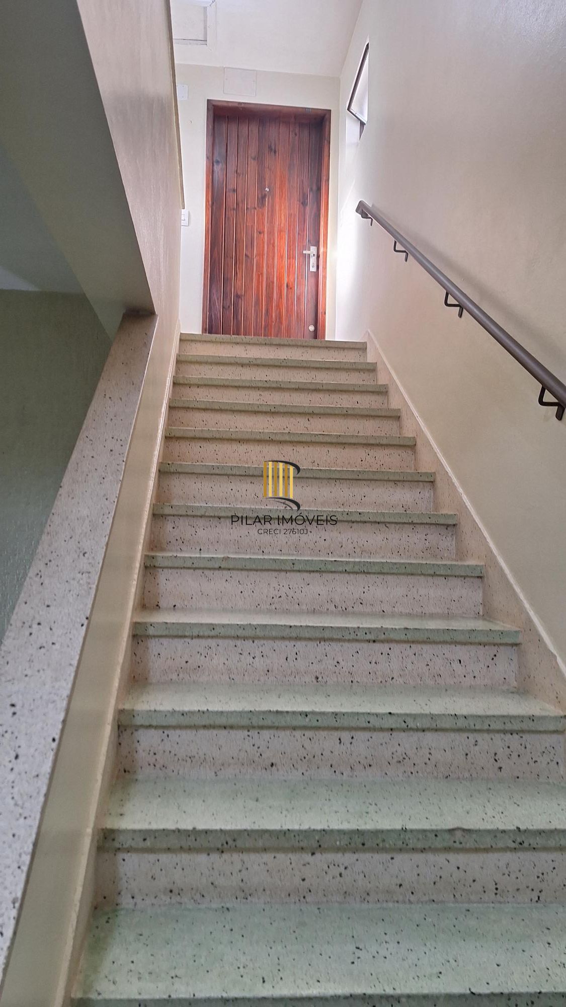 Apto de 1 dormitório com pátio e churrasqueira no bairro Teresópolis