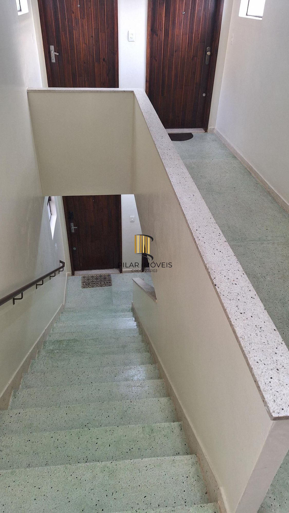 Apto de 1 dormitório com pátio e churrasqueira no bairro Teresópolis