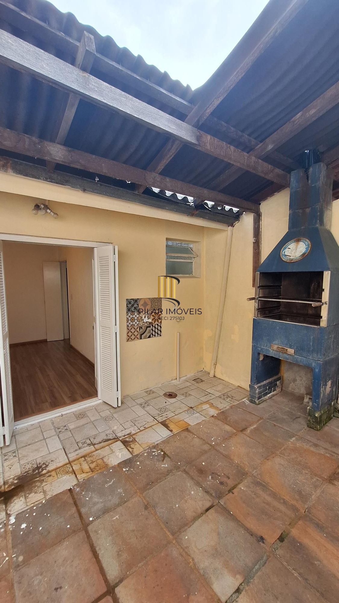 Apto de 1 dormitório com pátio e churrasqueira no bairro Teresópolis