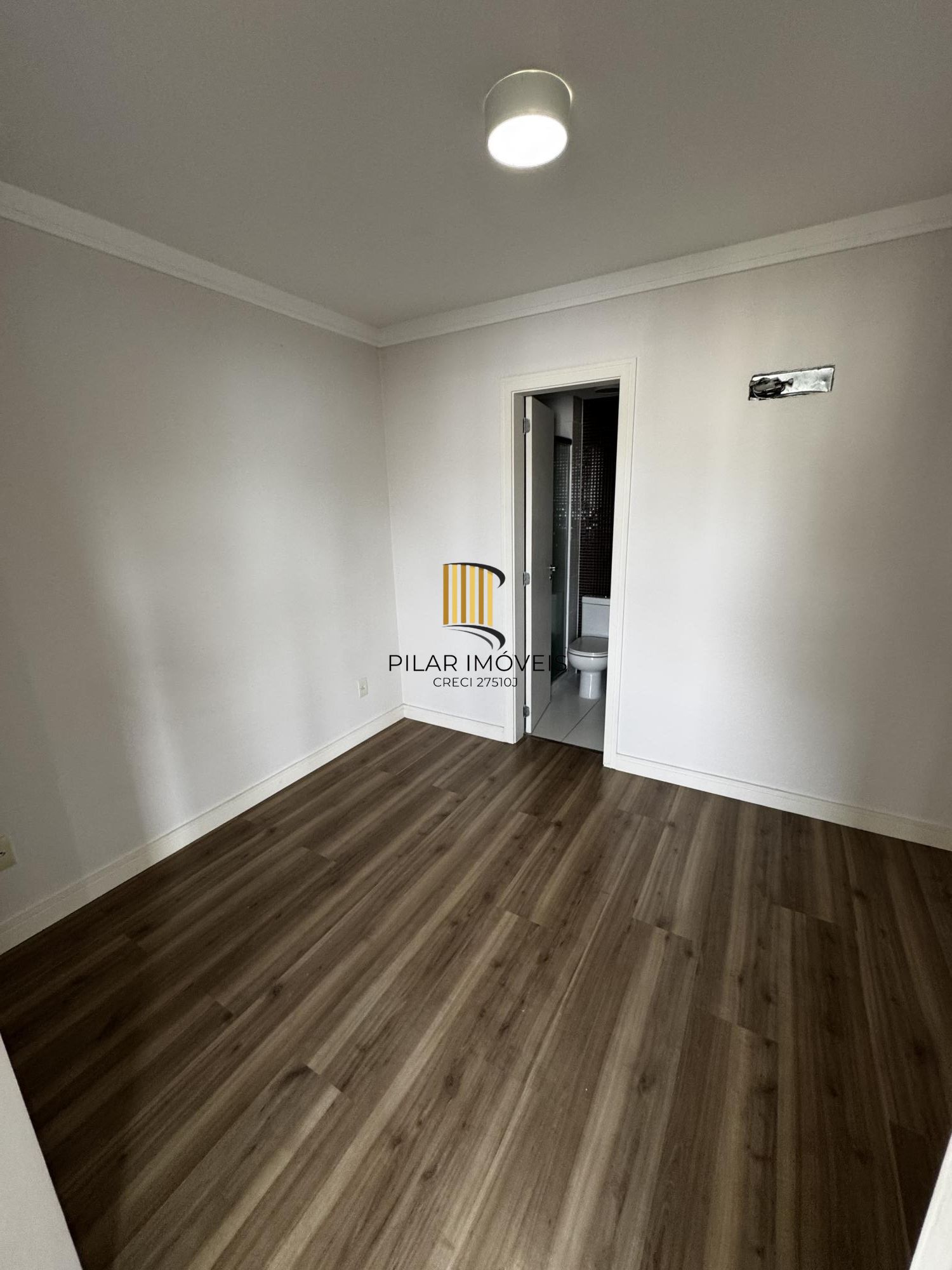 **Apartamento de 1 dormitório, garagem, Semimobiliado, condomínio com infra à Venda na Cidade Baixa, Porto Alegre, RS**