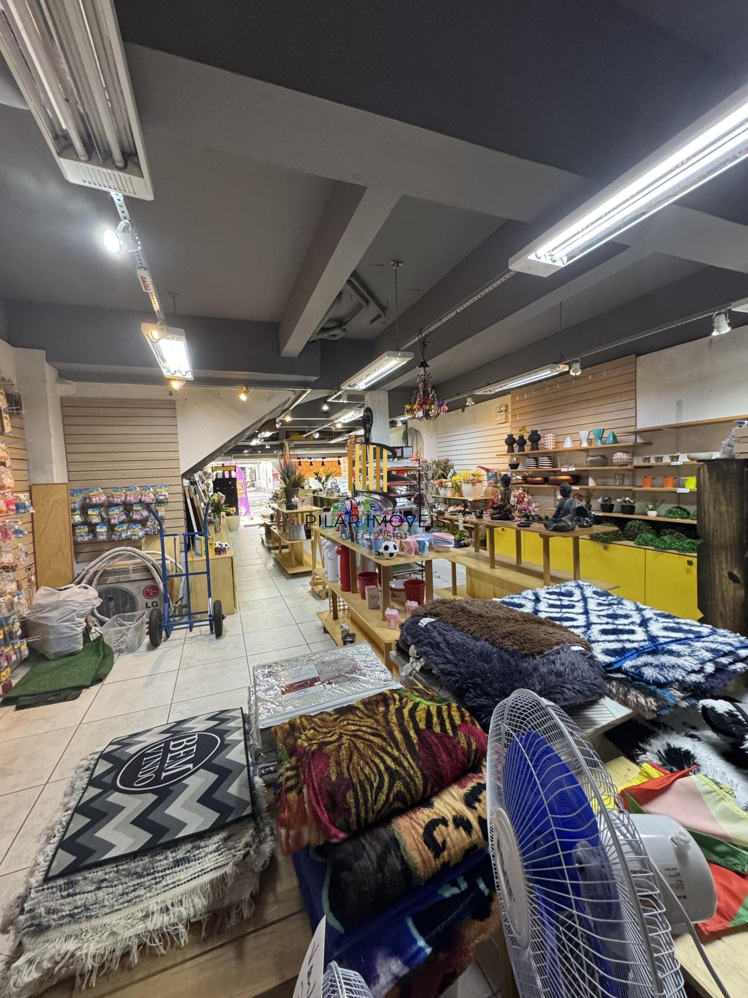 Loja comercial à venda, localizada no coração da Cidade Baixa, em Porto Alegre, RS  11x33