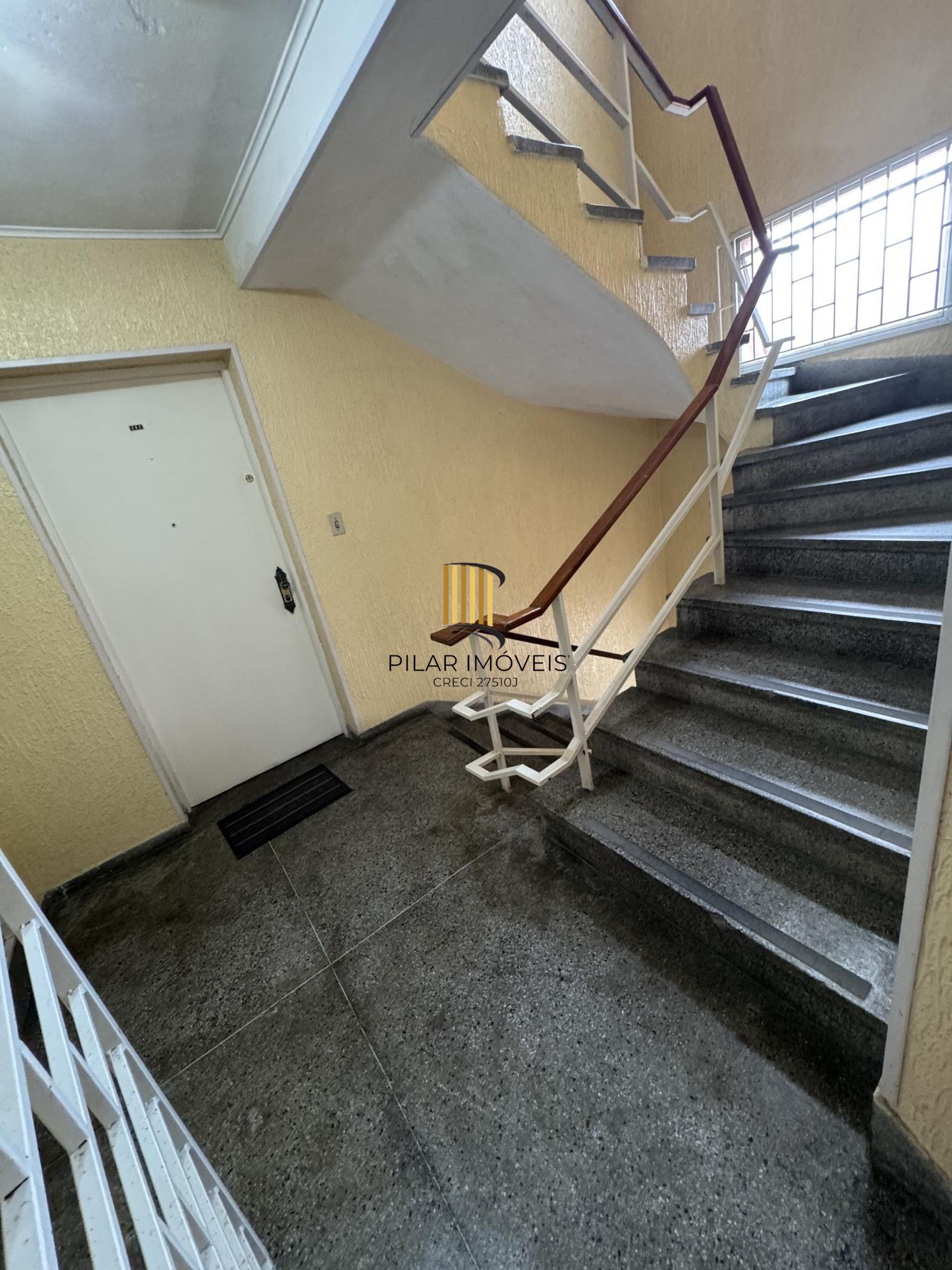 **Apartamento à Venda no Bairro Partenon, Porto Alegre, RS**