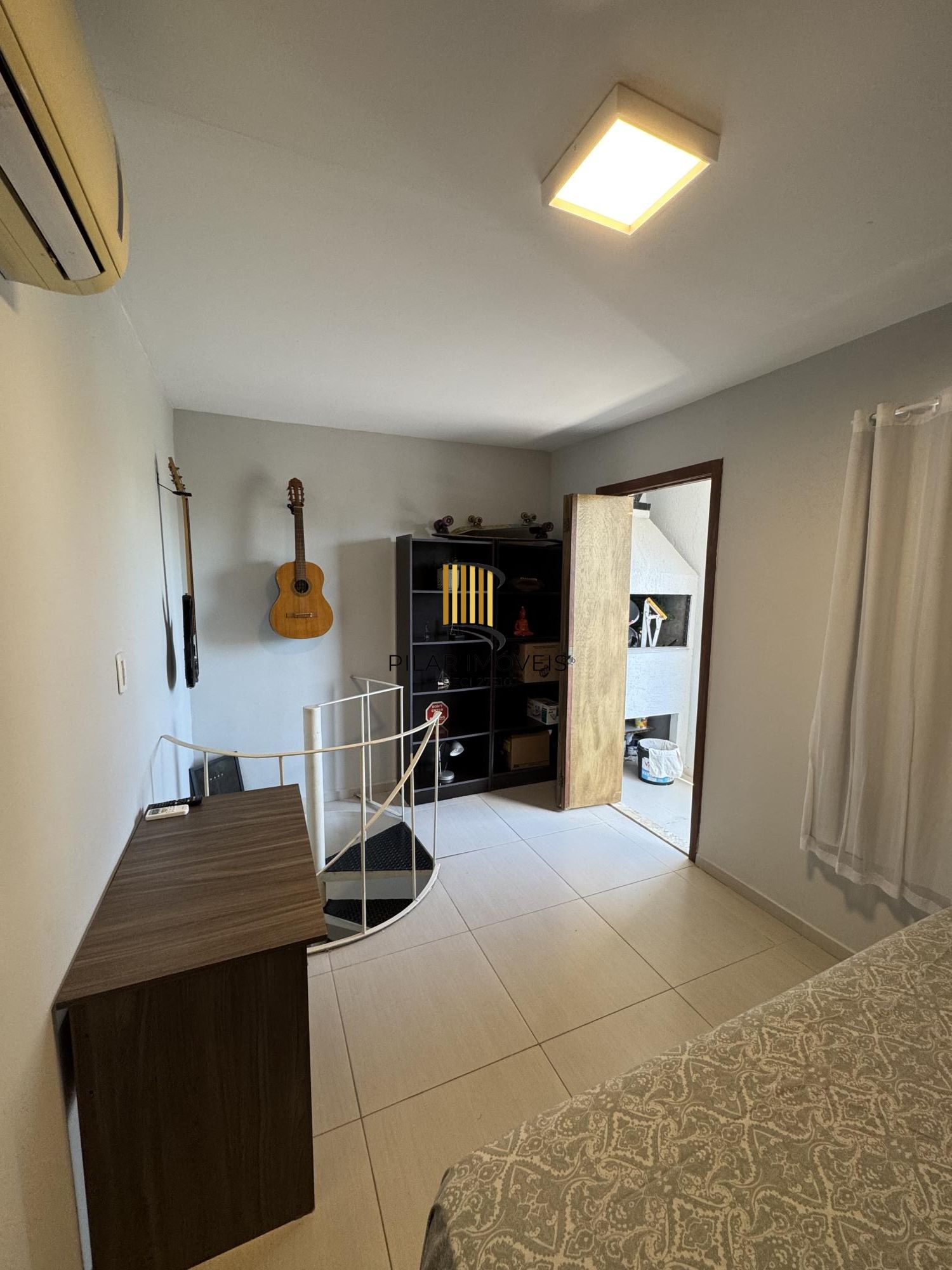 Duplex semimobiliado, desocupado e pronto para morar!