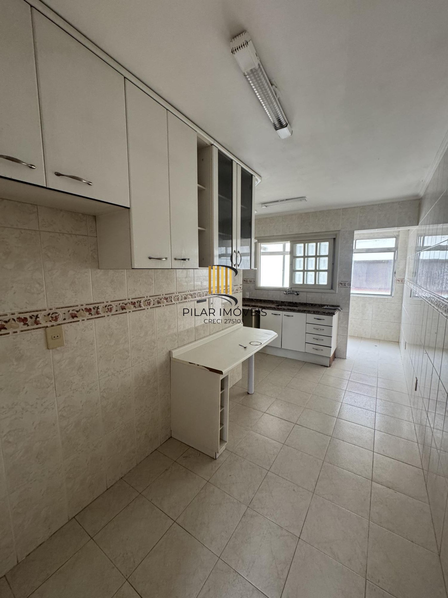**Apartamento à Venda no Bairro Partenon, Porto Alegre, RS**