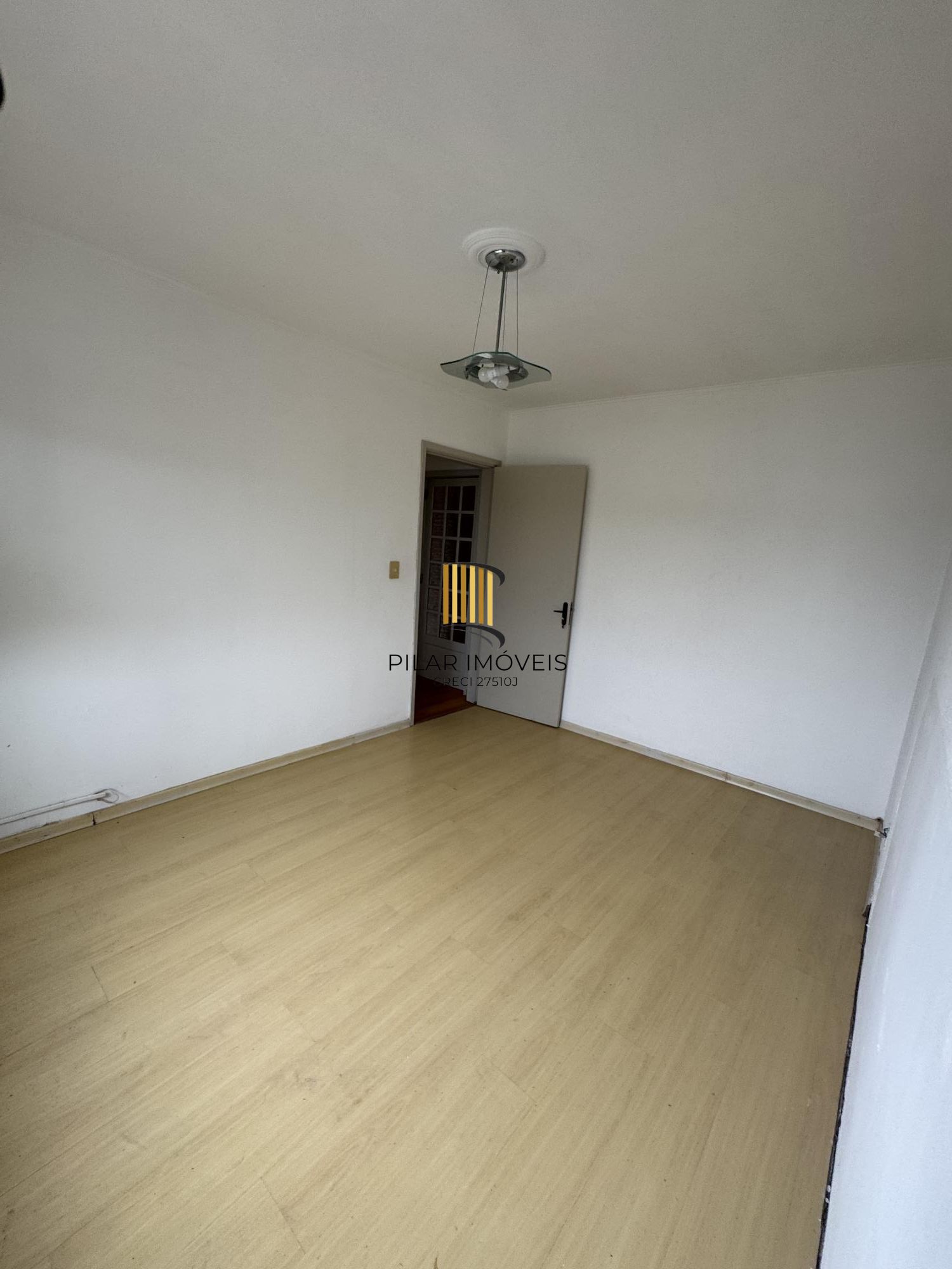 **Apartamento à Venda no Bairro Partenon, Porto Alegre, RS**