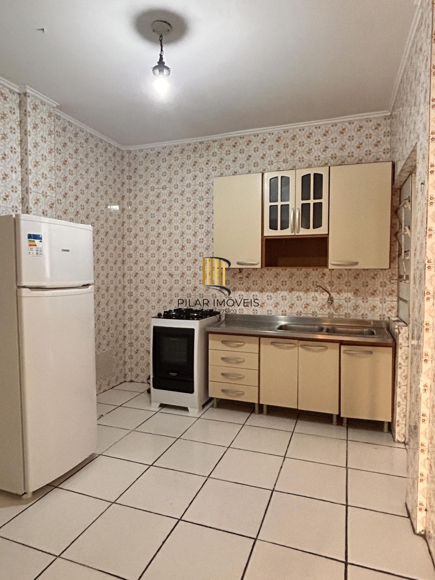 Apartamento 2 dormitórios com pátio