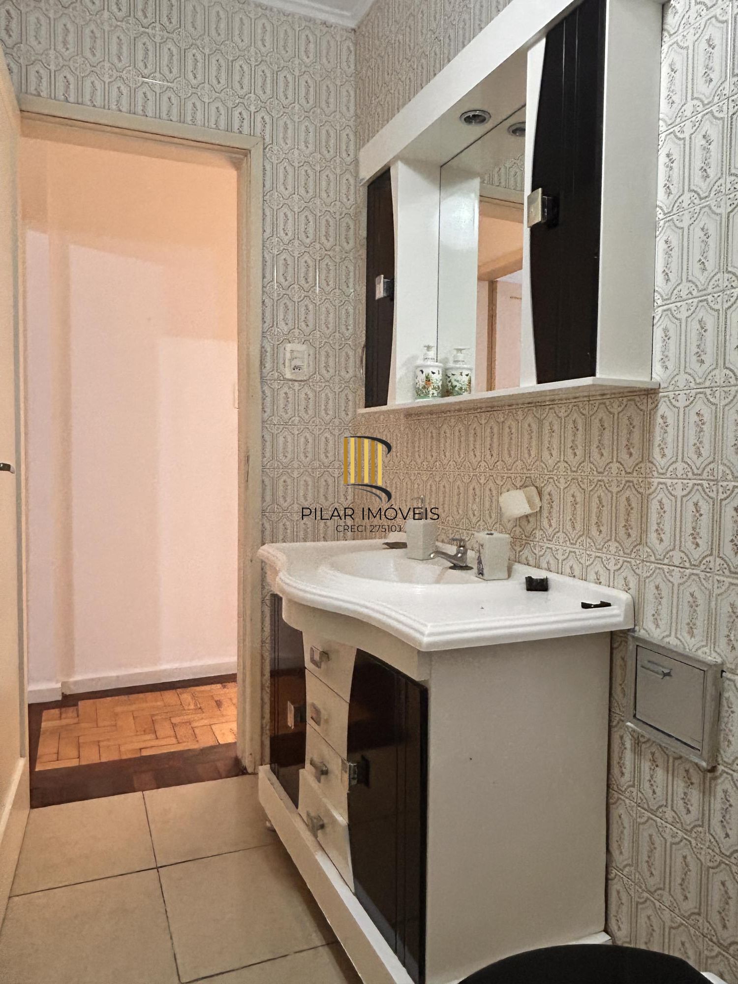 Apartamento 2 dormitórios com pátio