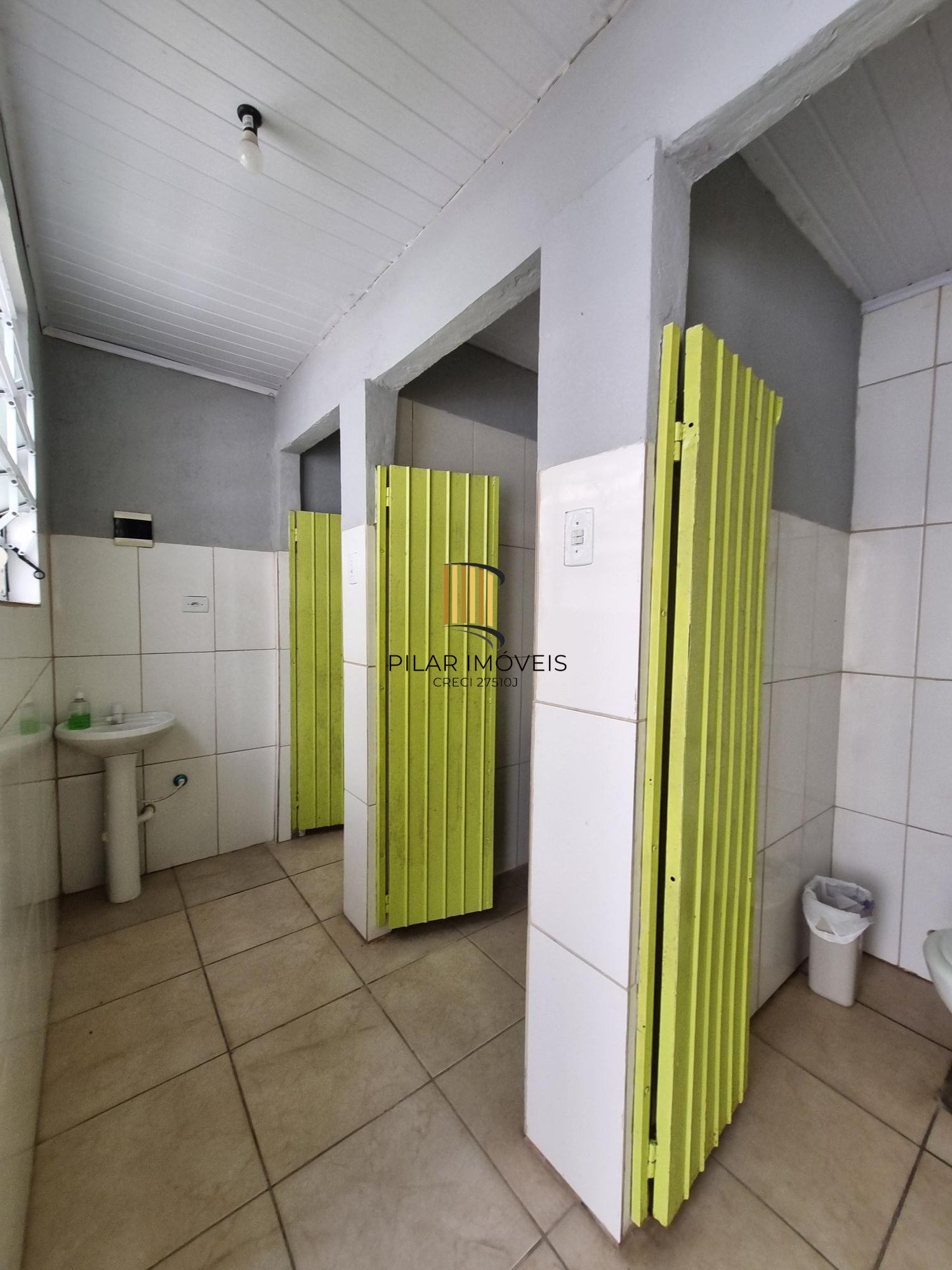 Casa Comercial 5 dormitórios no bairro Menino Deus