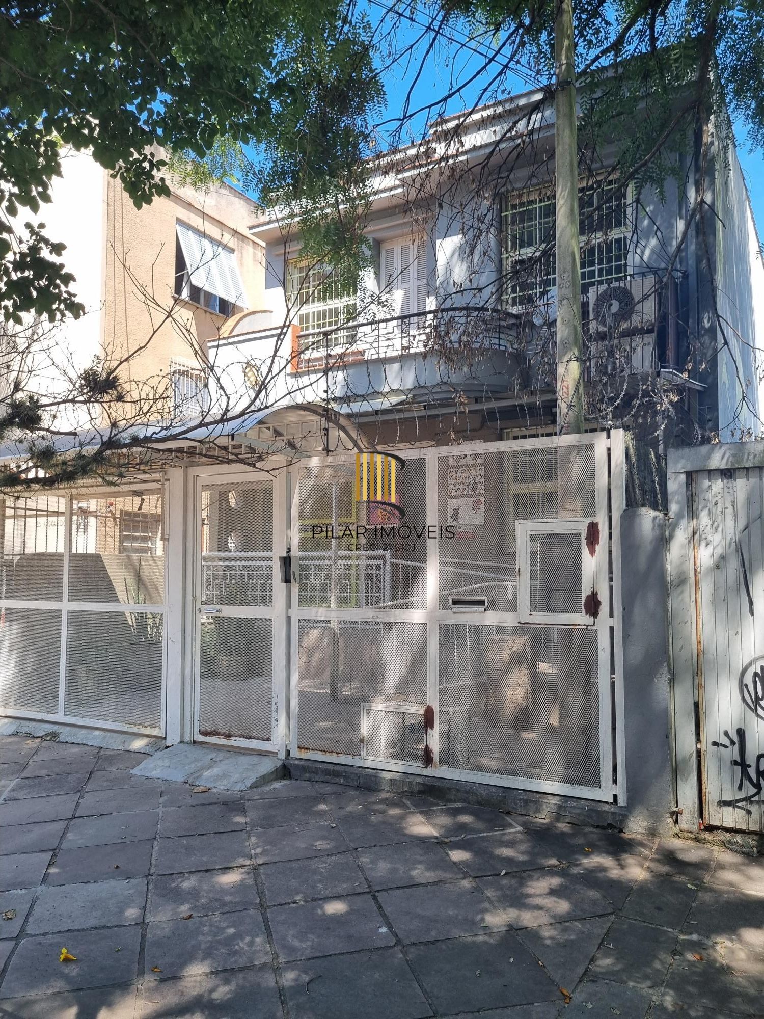 Casa Comercial 5 dormitórios no bairro Menino Deus