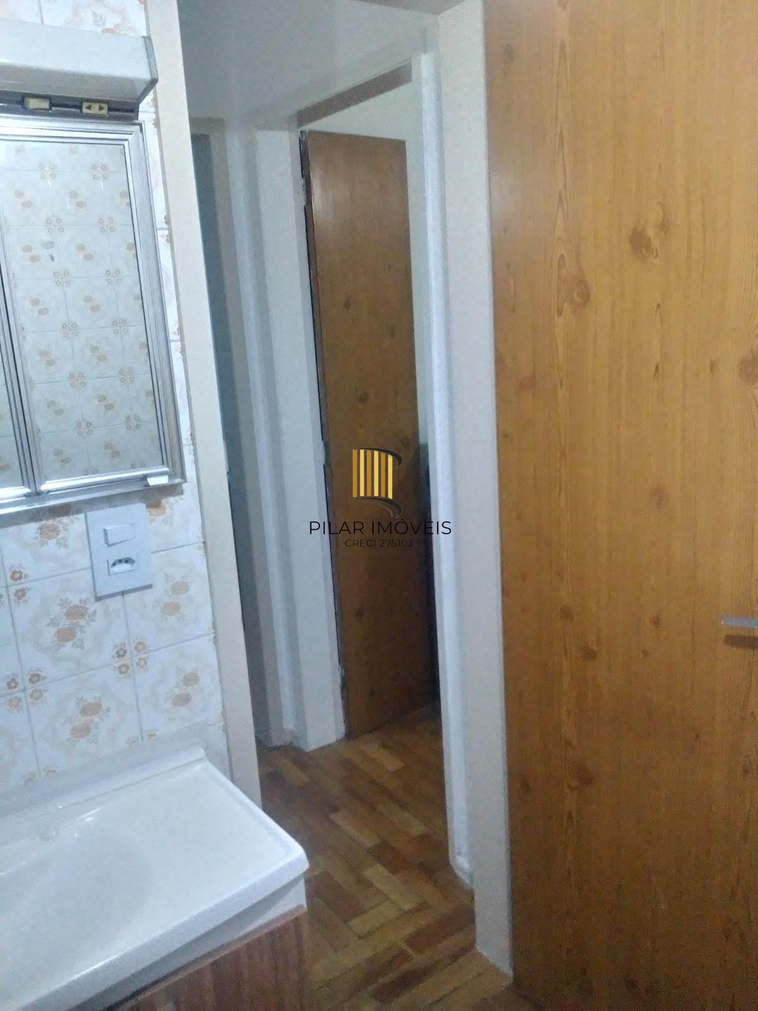 APARTAMENTO 2 DORMITÓRIOS NO 2º PAVIMENTO 1º ANDAR LOCALIZADO  NO BAIRRO SÃO SEBASTIÃO