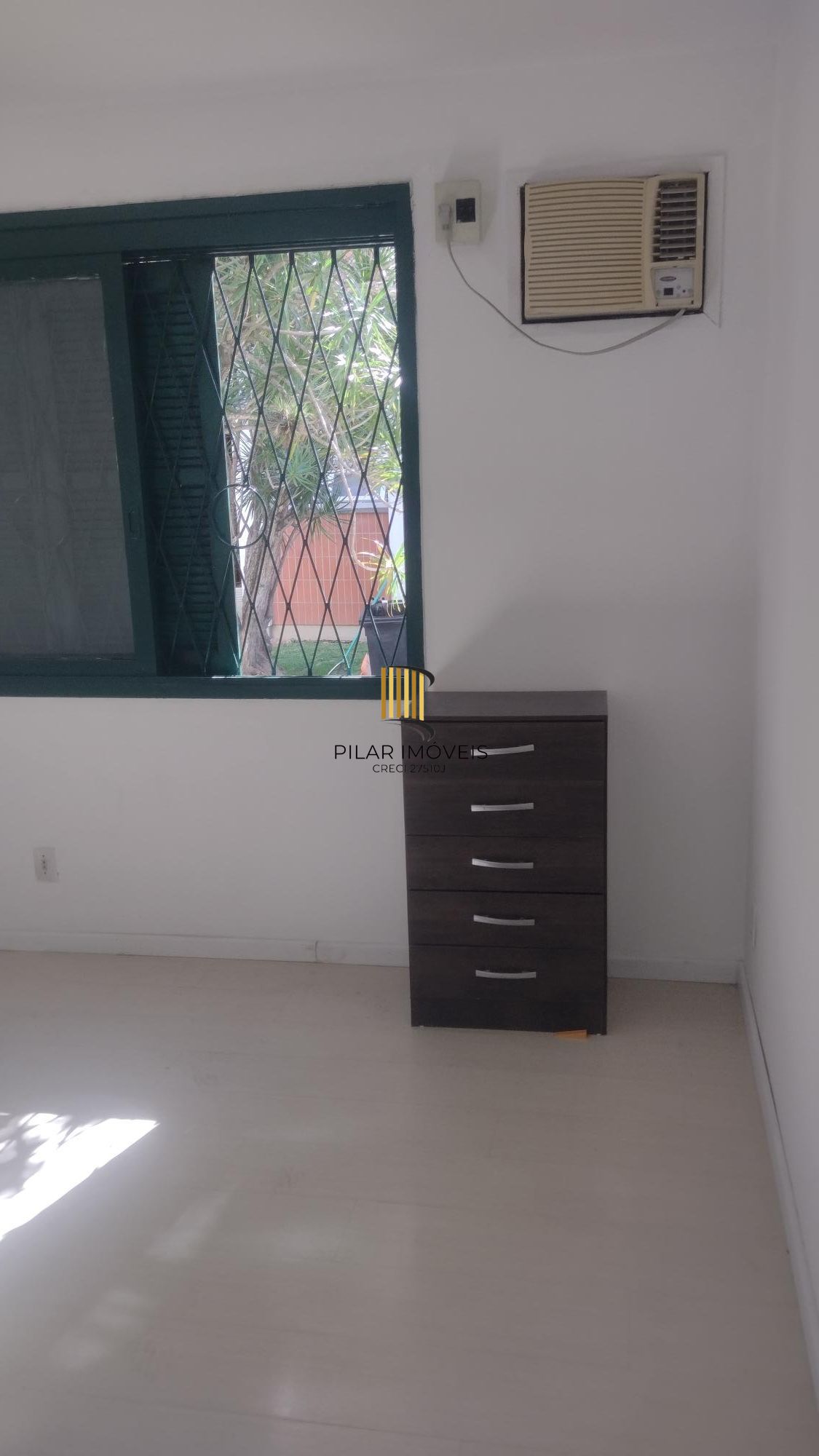 Apartamento 2 dormitórios com sacada no Partenon