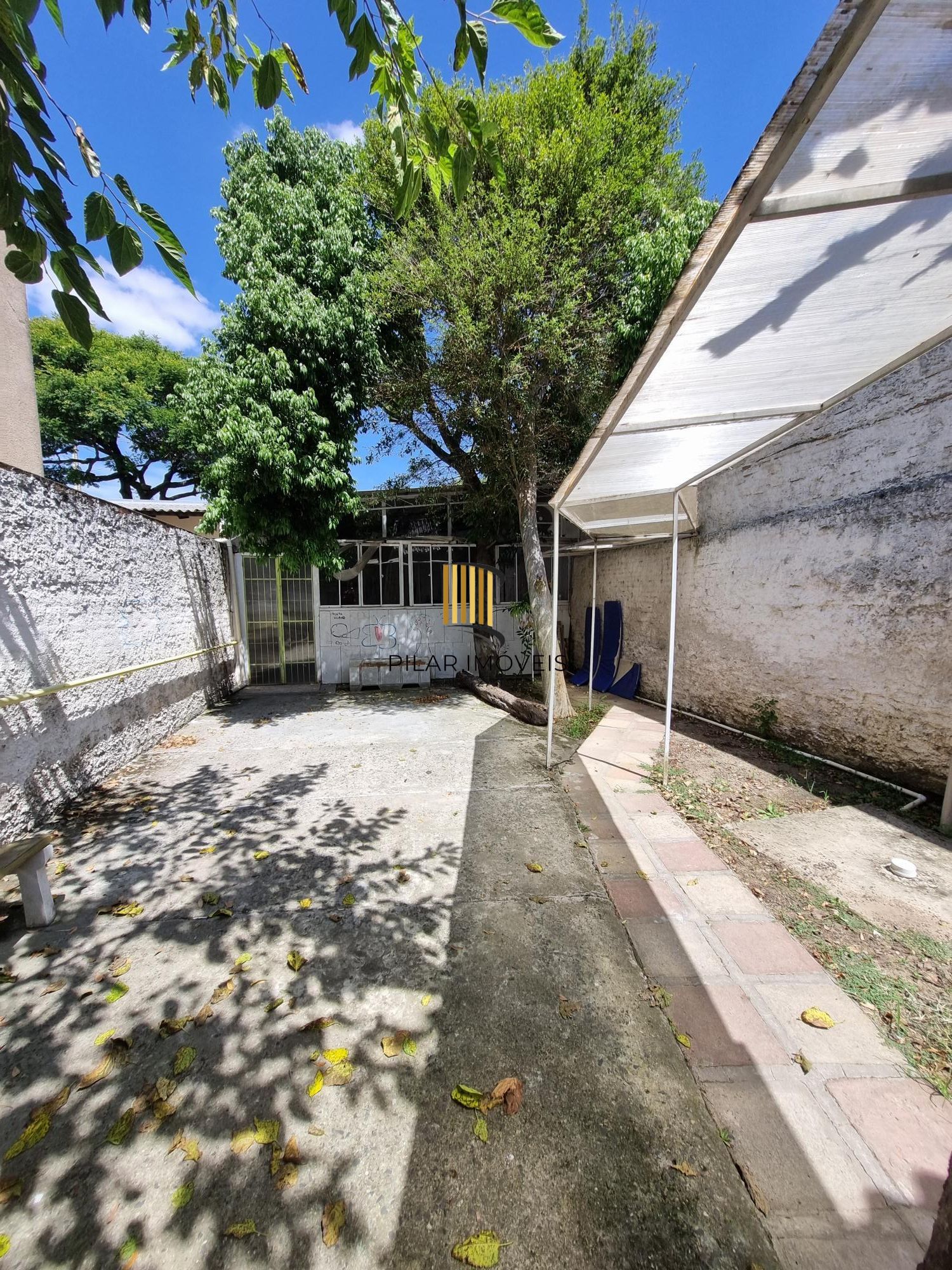Casa Comercial 5 dormitórios no bairro Menino Deus