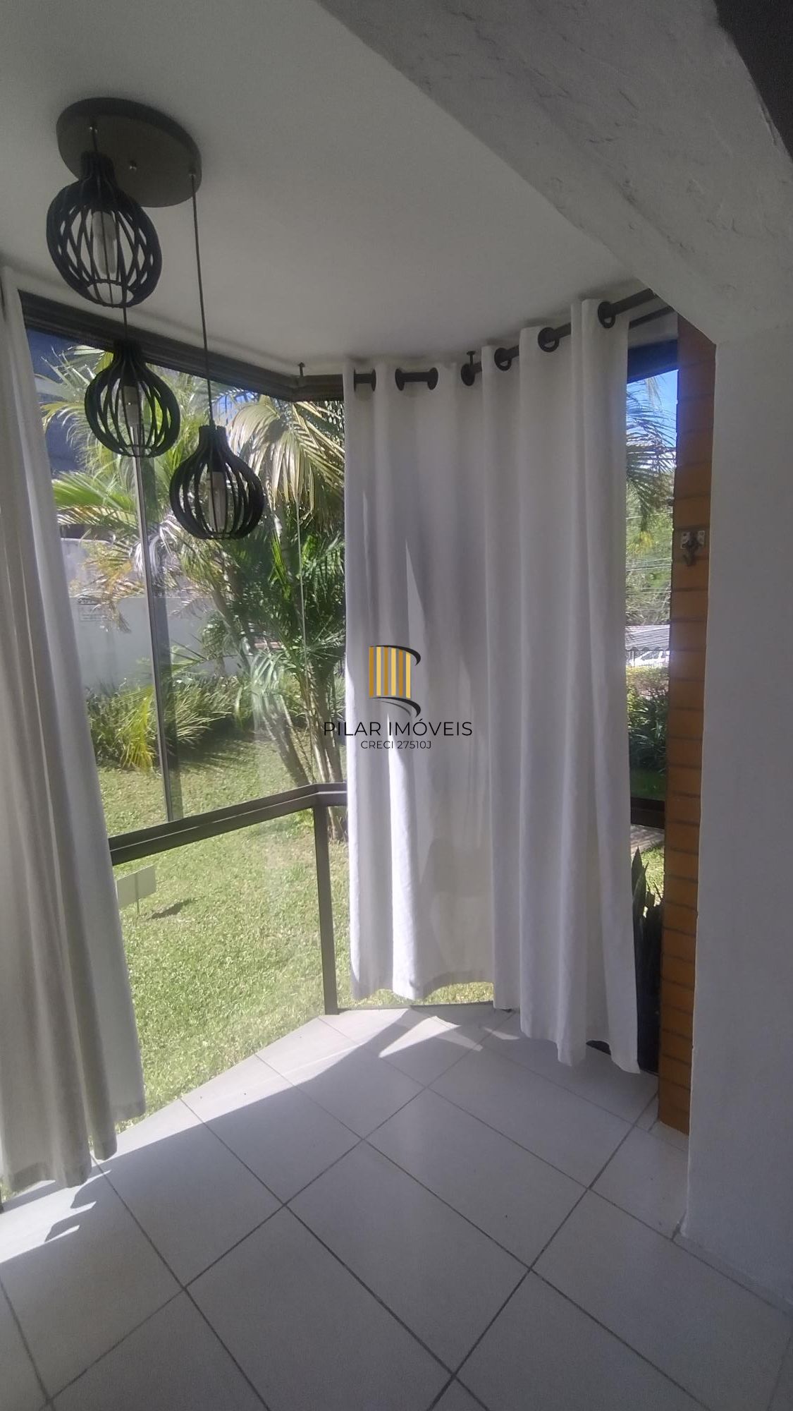 Apartamento 2 dormitórios com sacada no Partenon