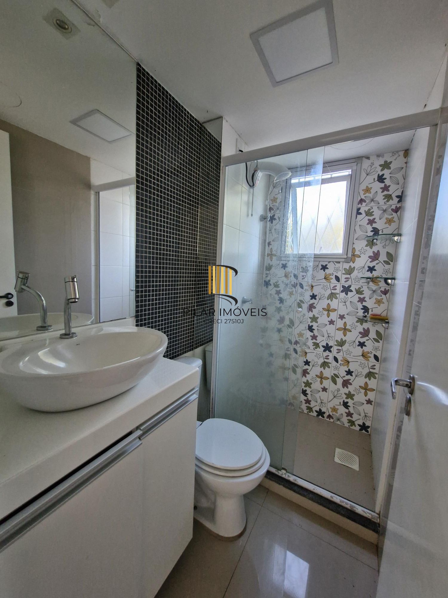 Apartamento semi mobiliado 2 dormitórios Bairro Vila Nova Porto Alegre