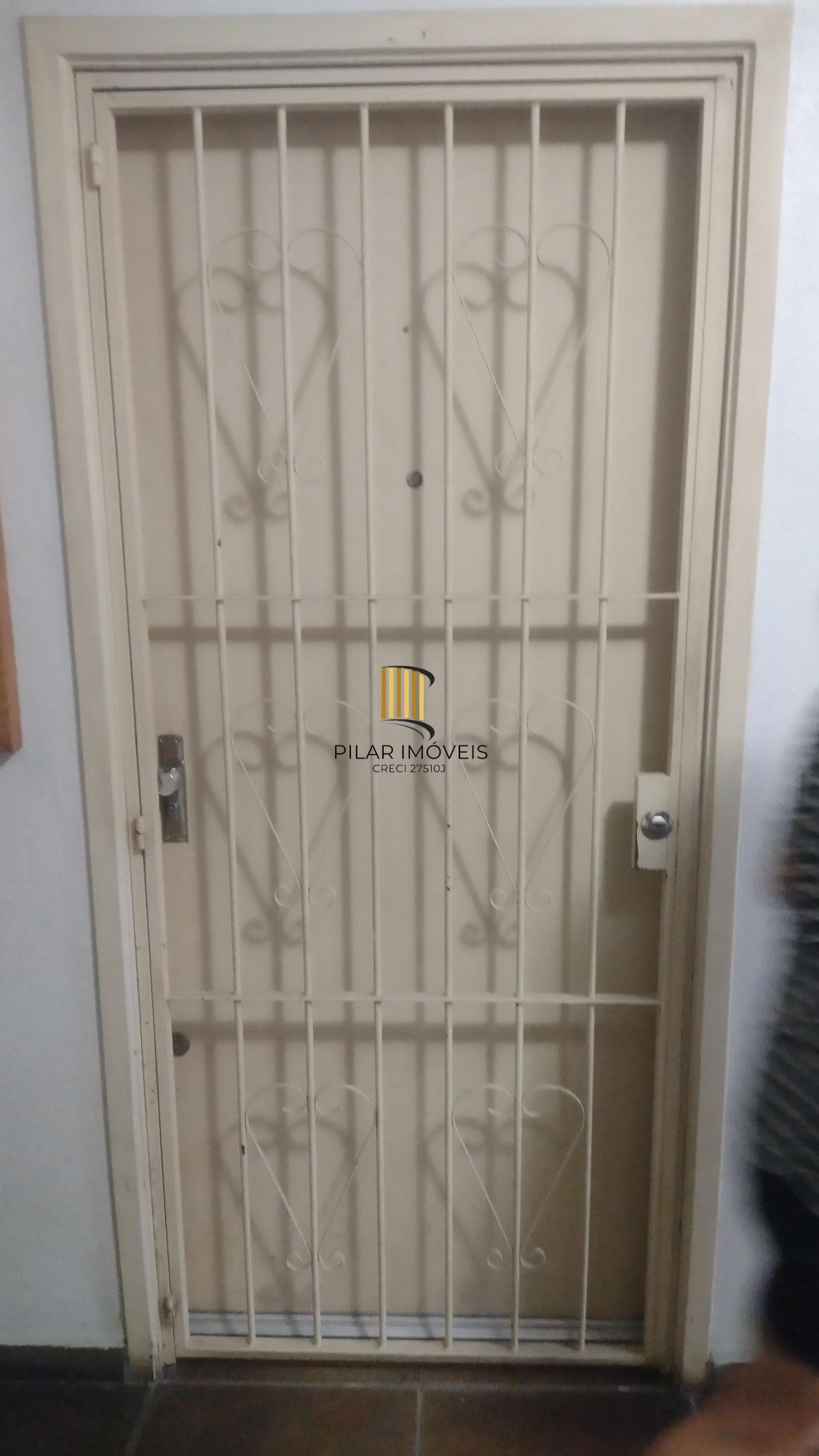 Apartamento 2 dormitórios com sacada no Partenon