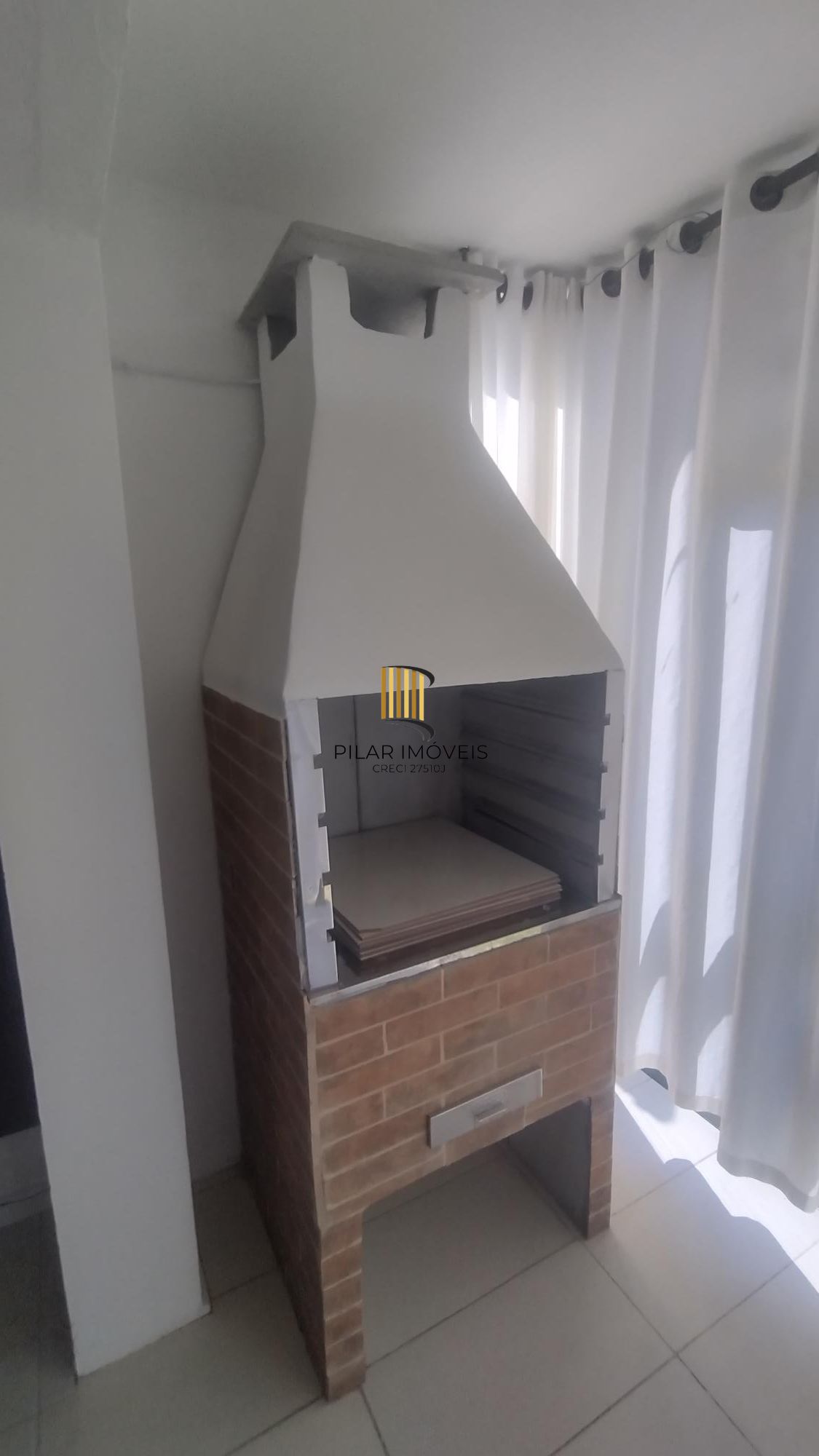 Apartamento 2 dormitórios com sacada no Partenon