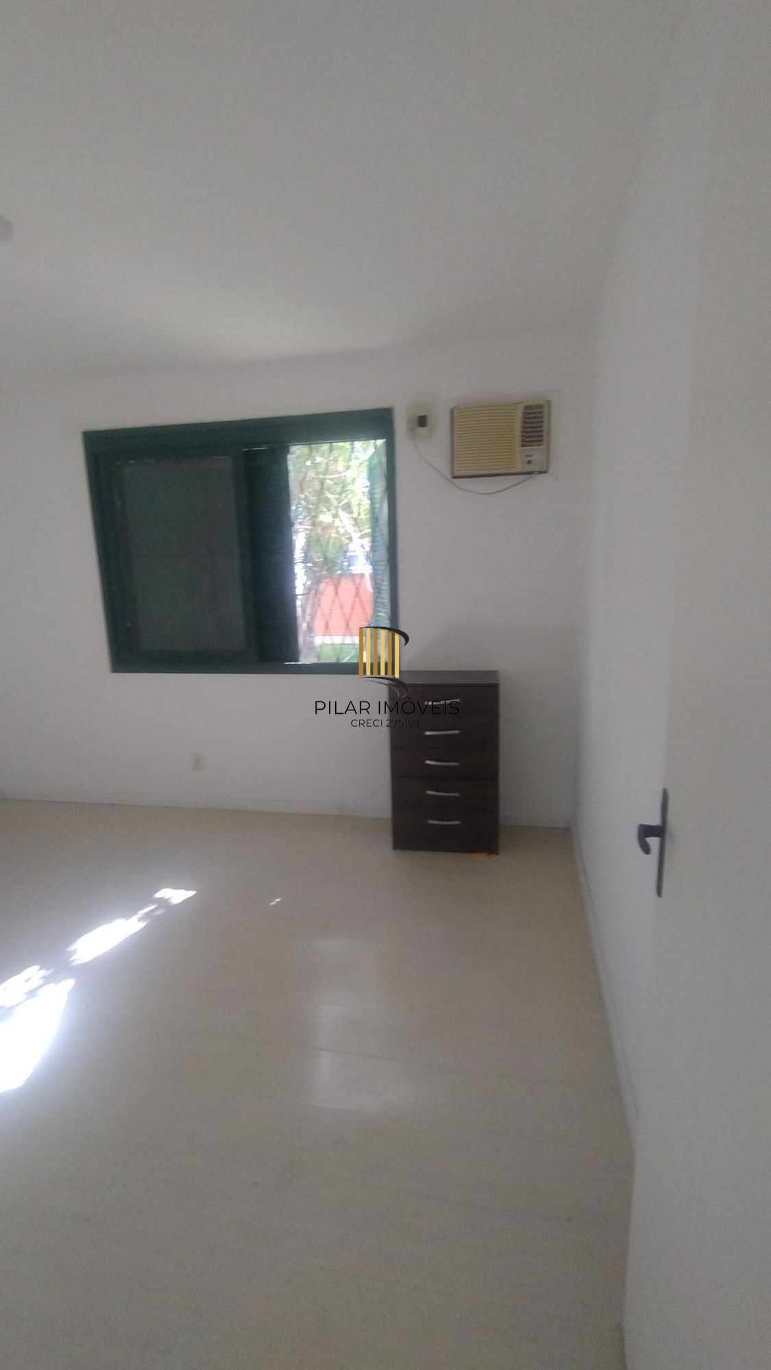 Apartamento 2 dormitórios com sacada no Partenon
