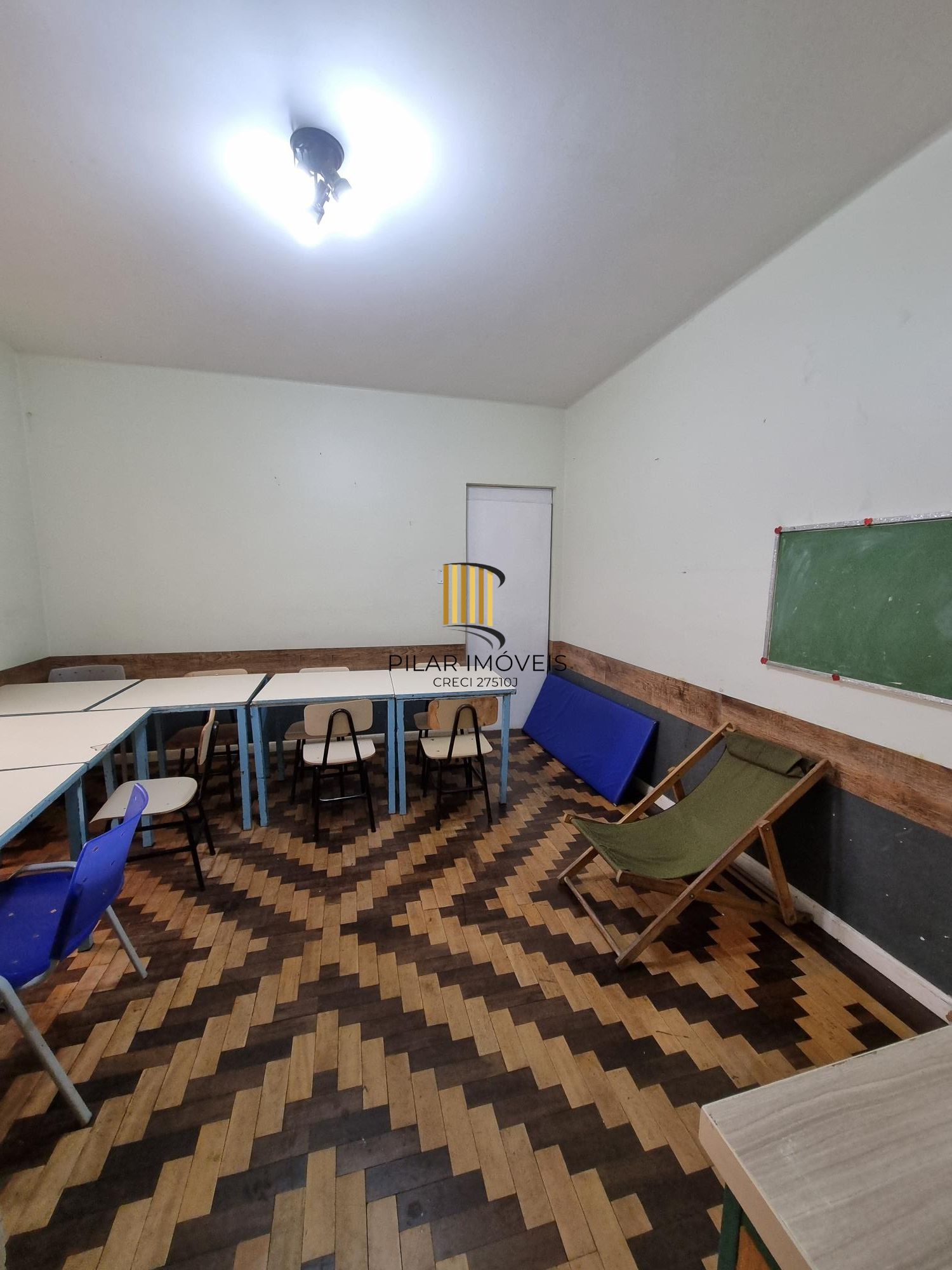 Casa Comercial 5 dormitórios no bairro Menino Deus