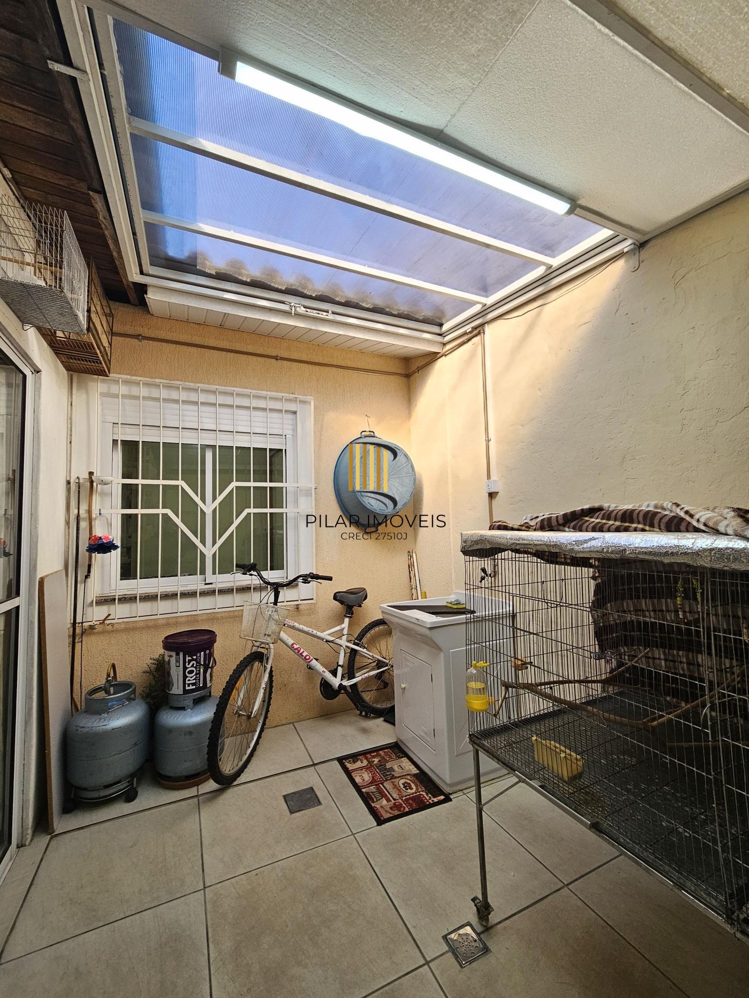 Oportunidade Única! Casa Residencial com 2 Quartos, 2 Banheiros e 2 Vagas de Garagem em Cachoeirinha, Rio Grande do Sul**