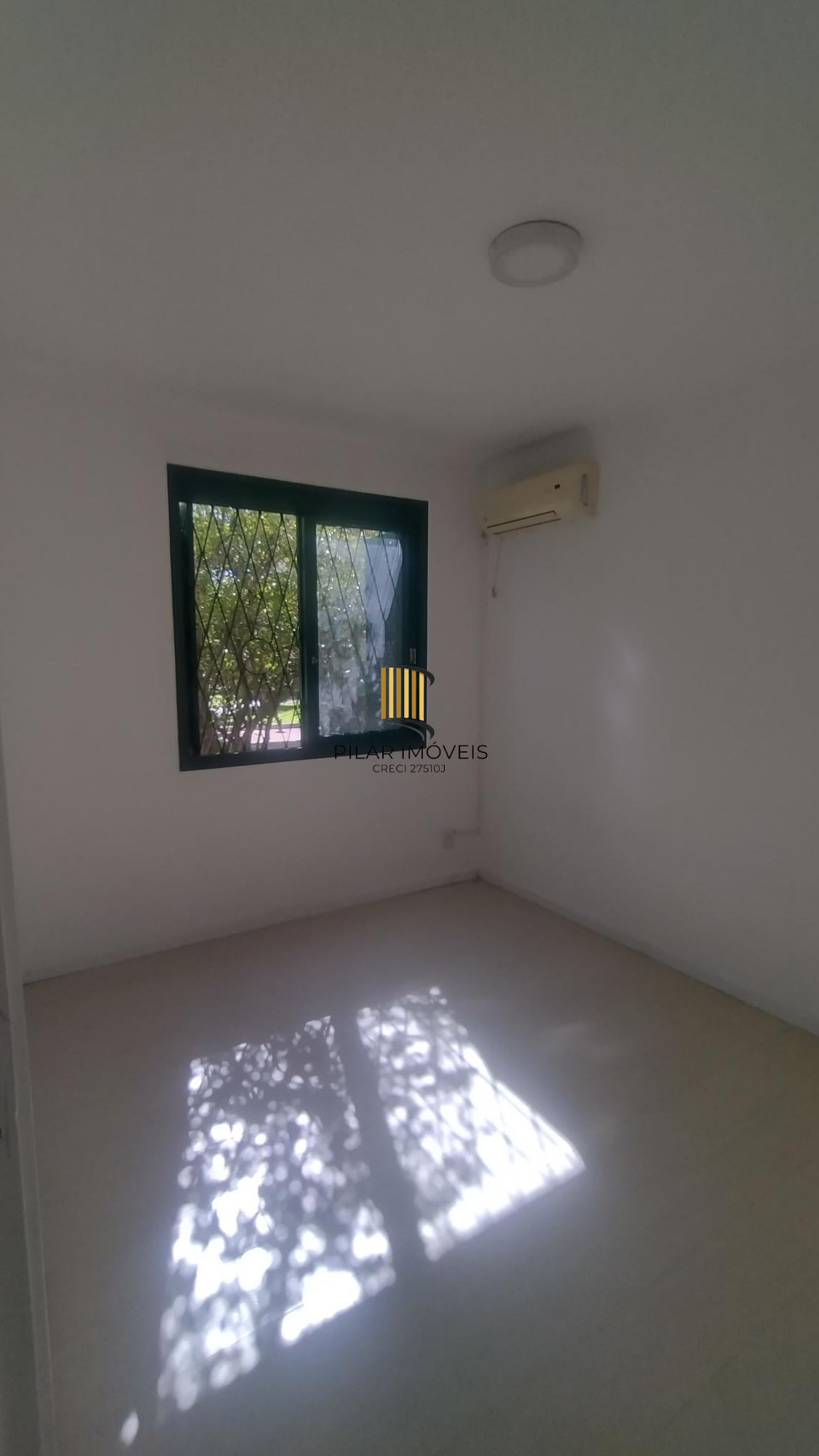 Apartamento 2 dormitórios com sacada no Partenon