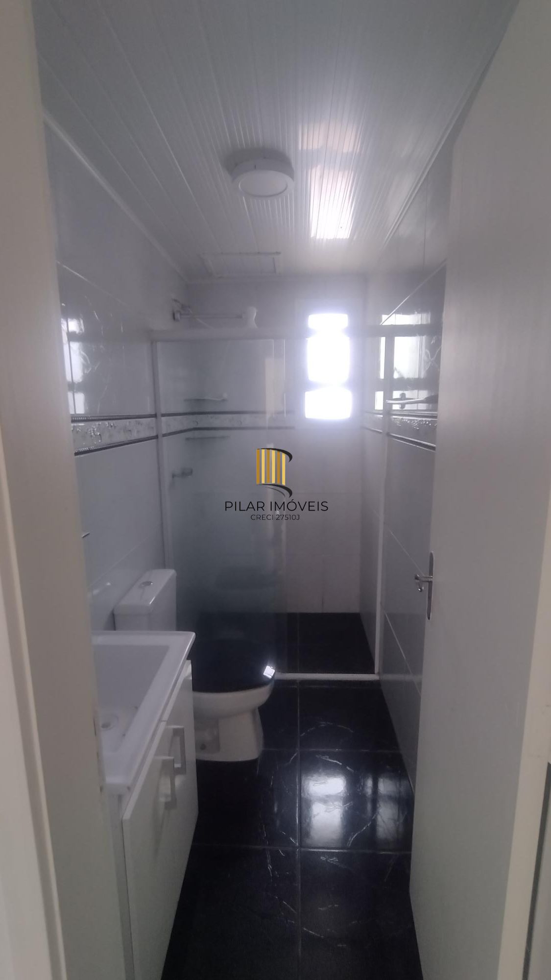 Apartamento 2 dormitórios com sacada no Partenon