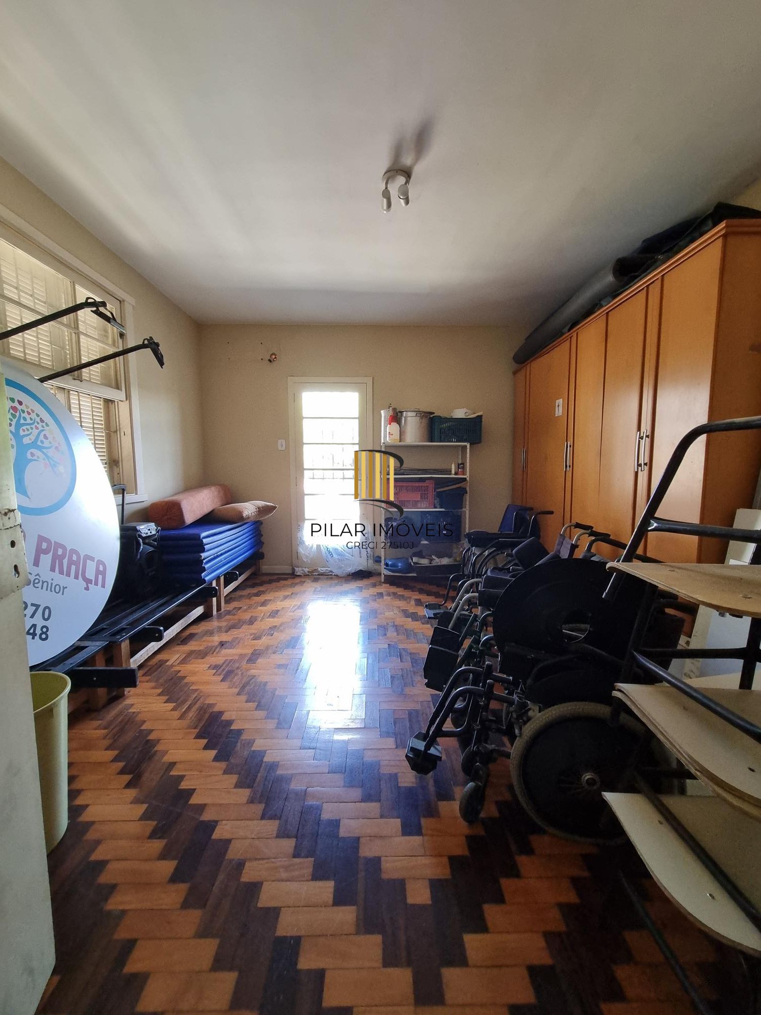 Casa Comercial 5 dormitórios no bairro Menino Deus