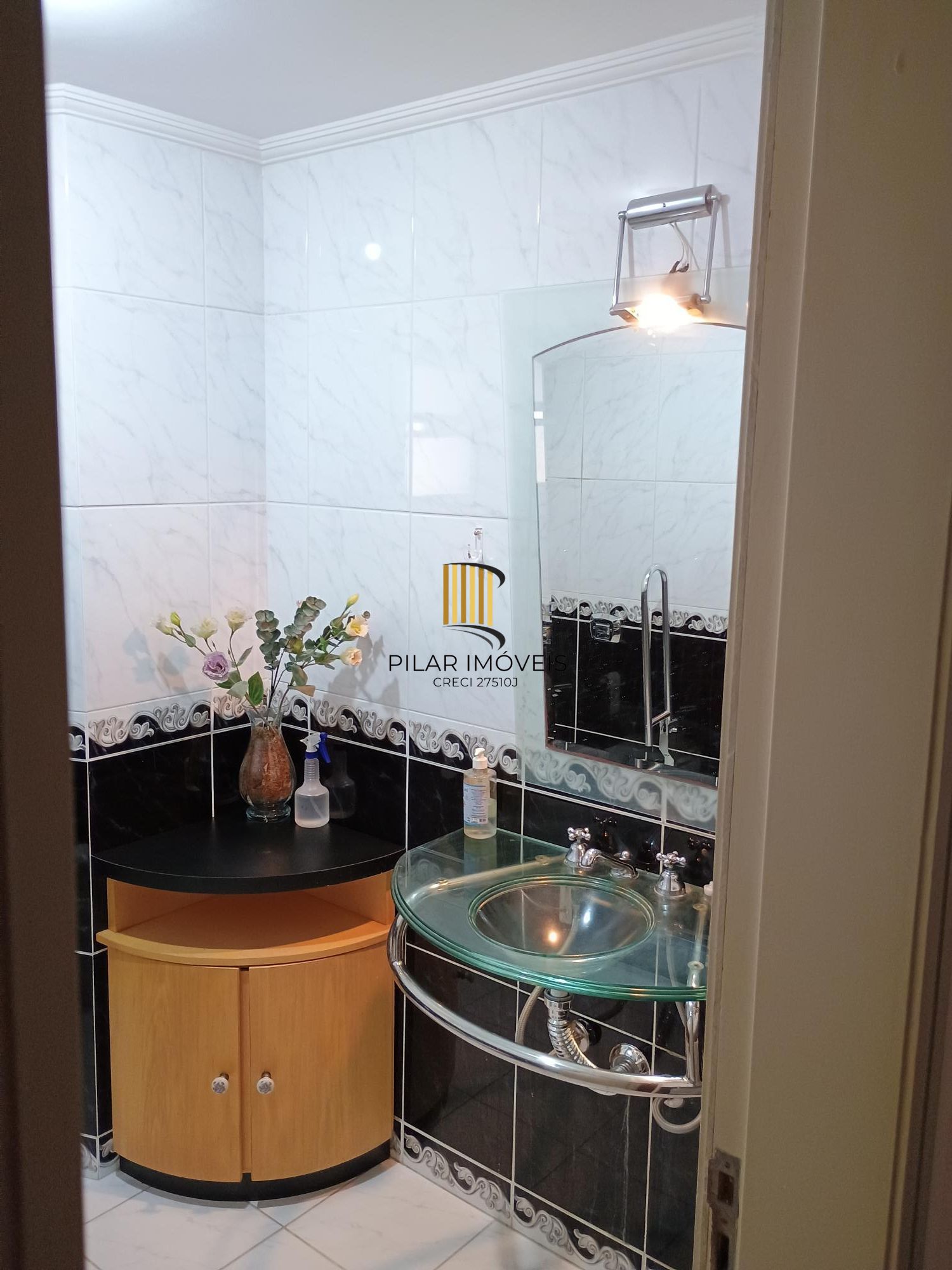 Apartamento com 03 quartos e 01 vaga à Venda no Bairro Rio Branco, Porto Alegre