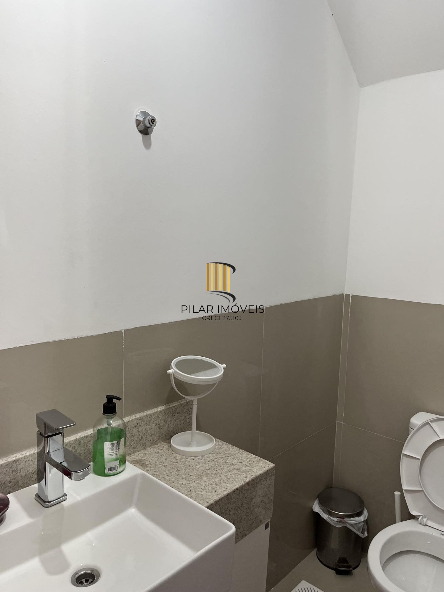 CASA 03 DORMITÓRIOS, 107m² , sendo 01 suíte, pátio, 01 vaga de garagem no RESIDENCIAL VERDES CAMPOS