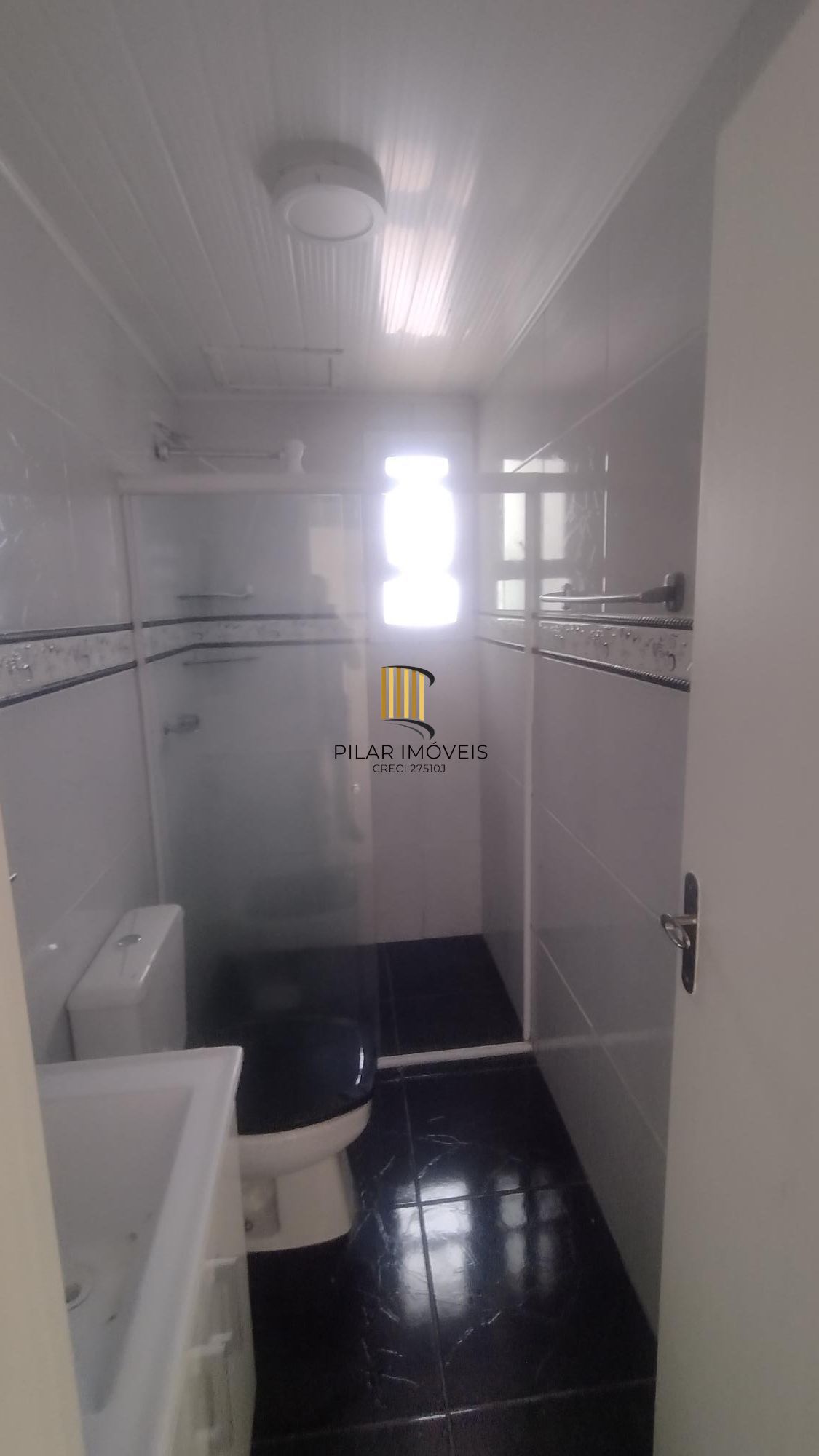 Apartamento 2 dormitórios com sacada no Partenon