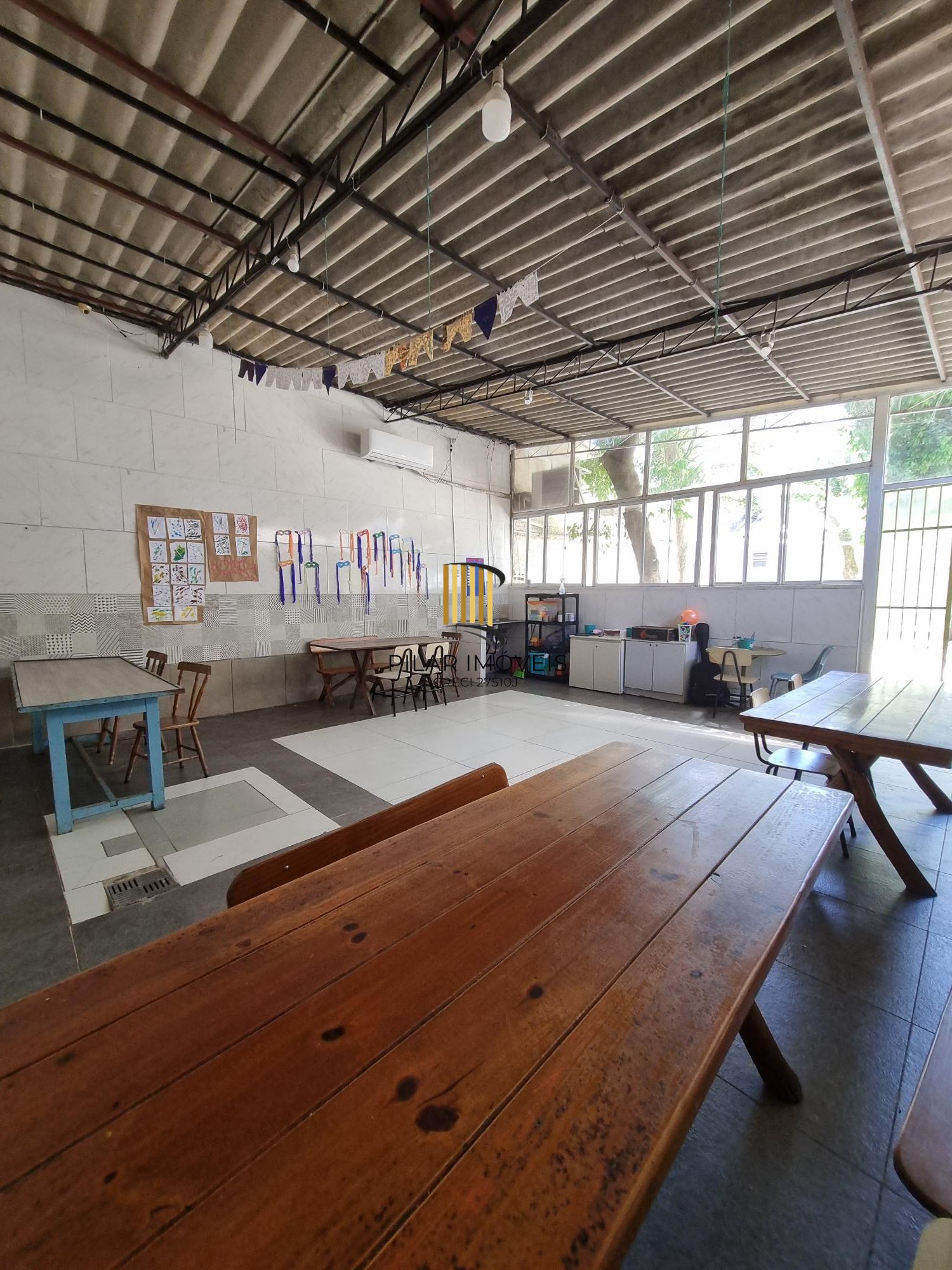 Casa Comercial 5 dormitórios no bairro Menino Deus