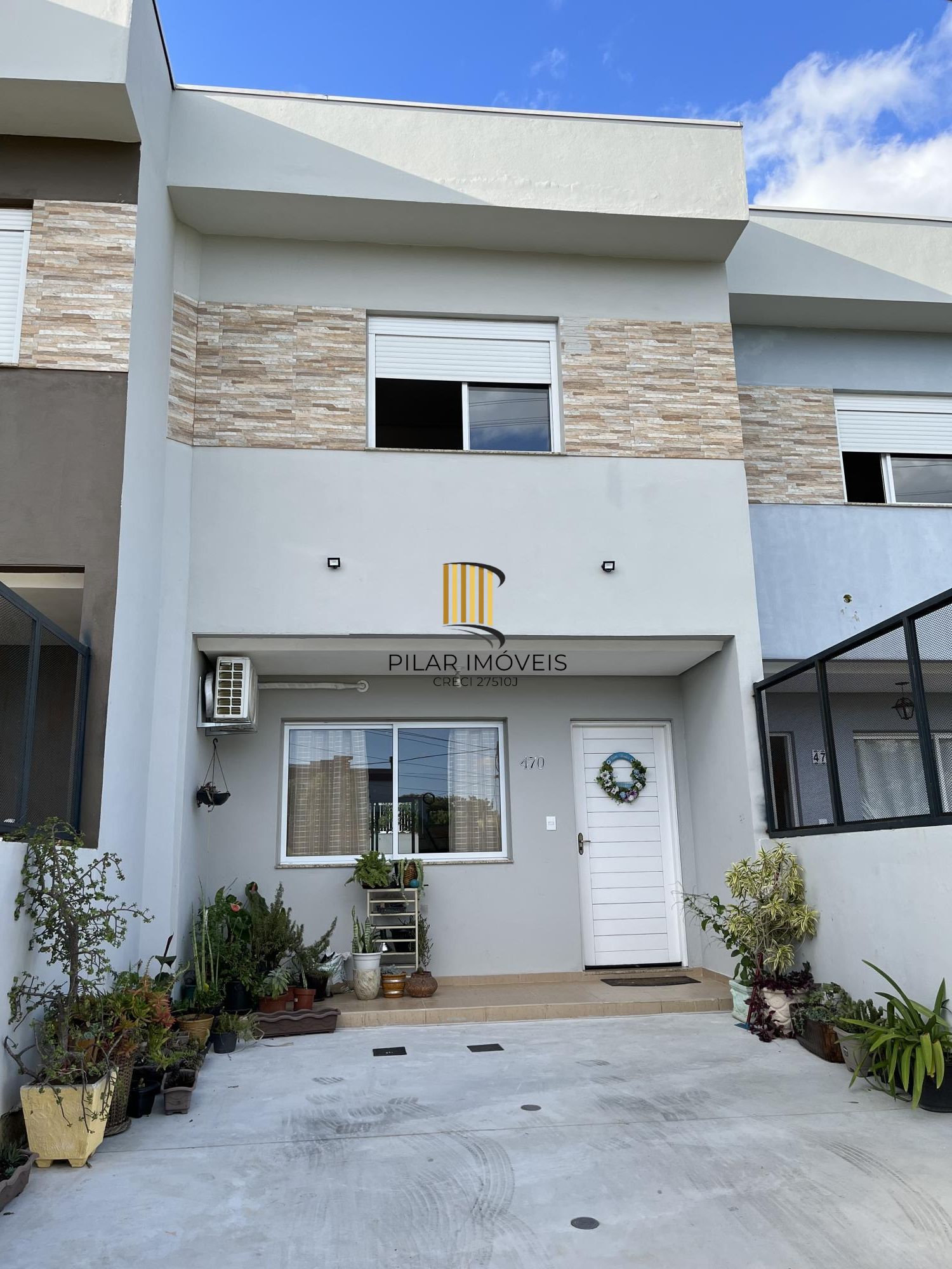 CASA 03 DORMITÓRIOS, 107m² , sendo 01 suíte, pátio, 01 vaga de garagem no RESIDENCIAL VERDES CAMPOS