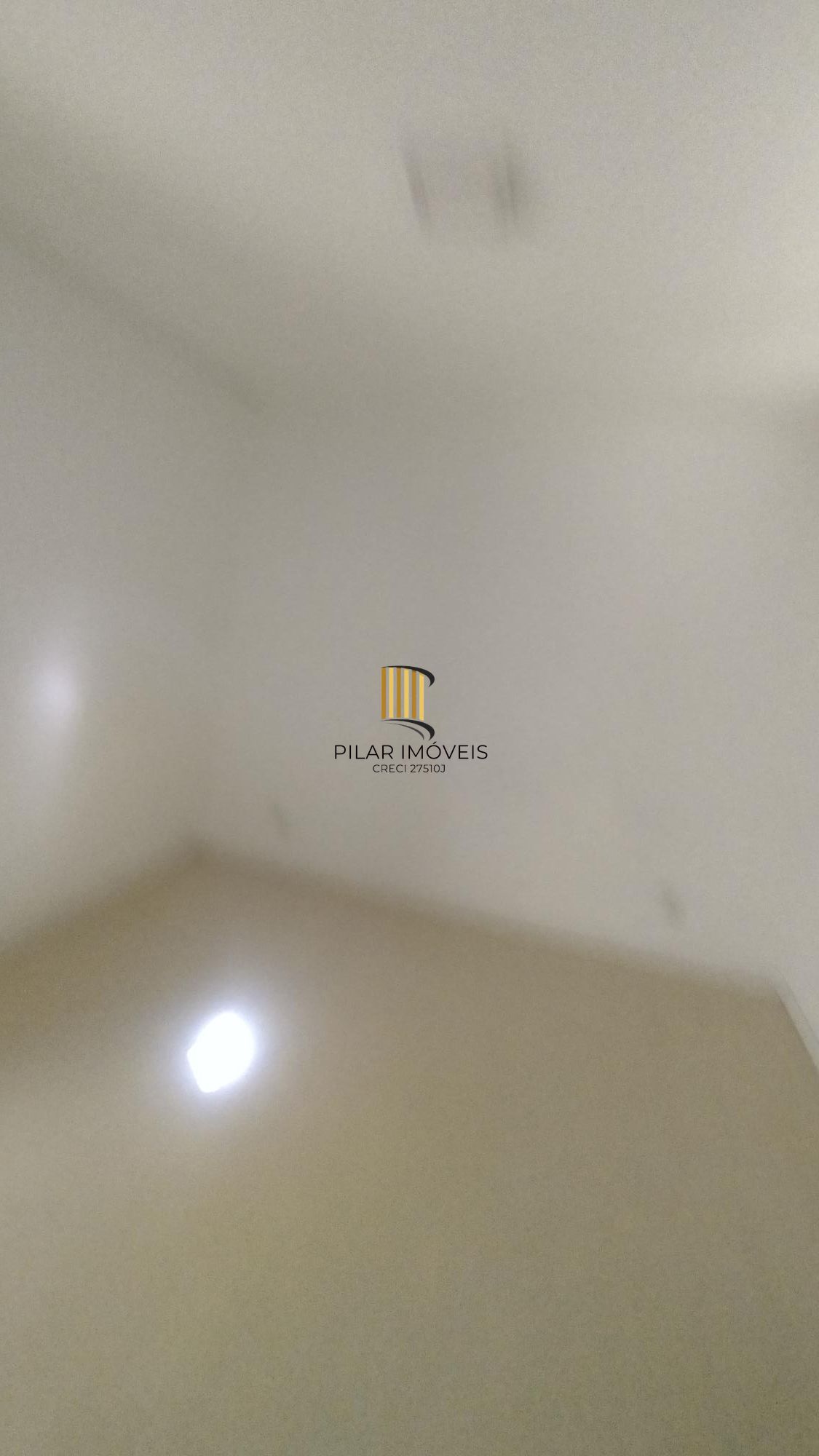 Apartamento 2 dormitórios com sacada no Partenon