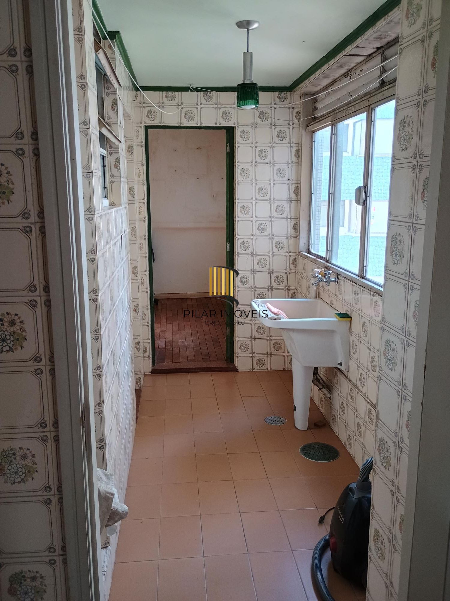 Apartamento com 03 quartos e 01 vaga à Venda no Bairro Rio Branco, Porto Alegre