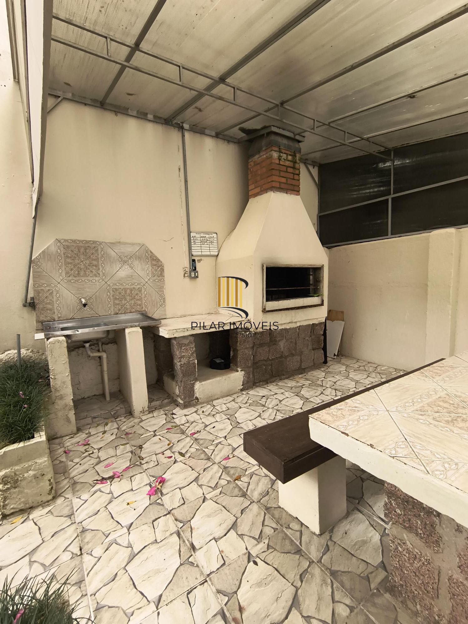 2 dormitórios com vaga escriturada no coração do Petrópolis